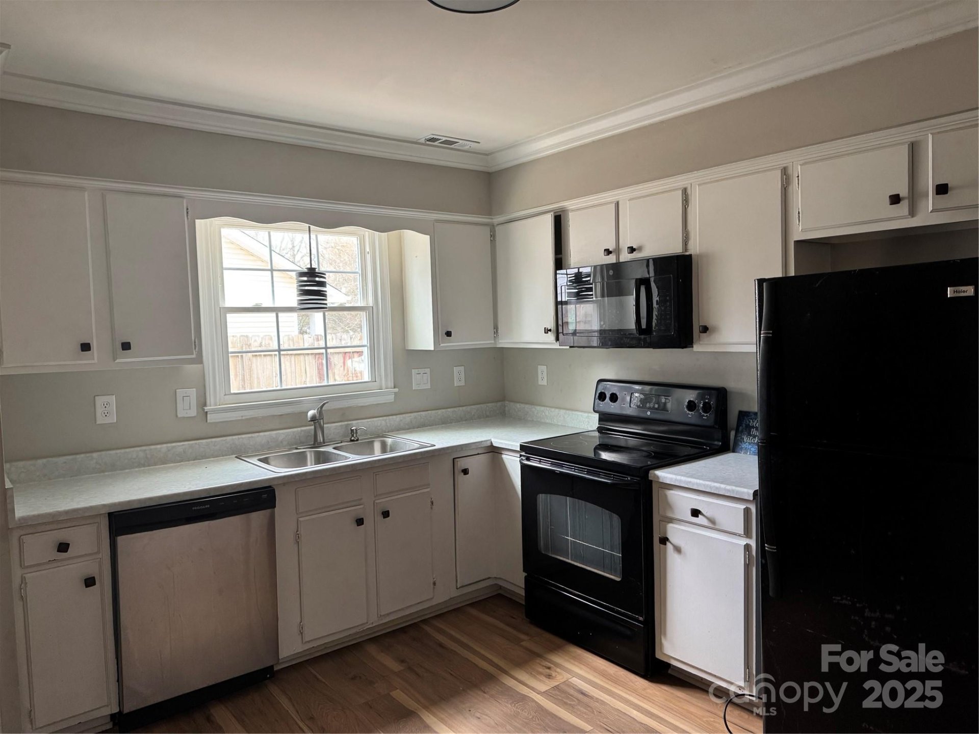 Property image 4 at 4825 Farm Pond Lane, Charlotte, NC 28212