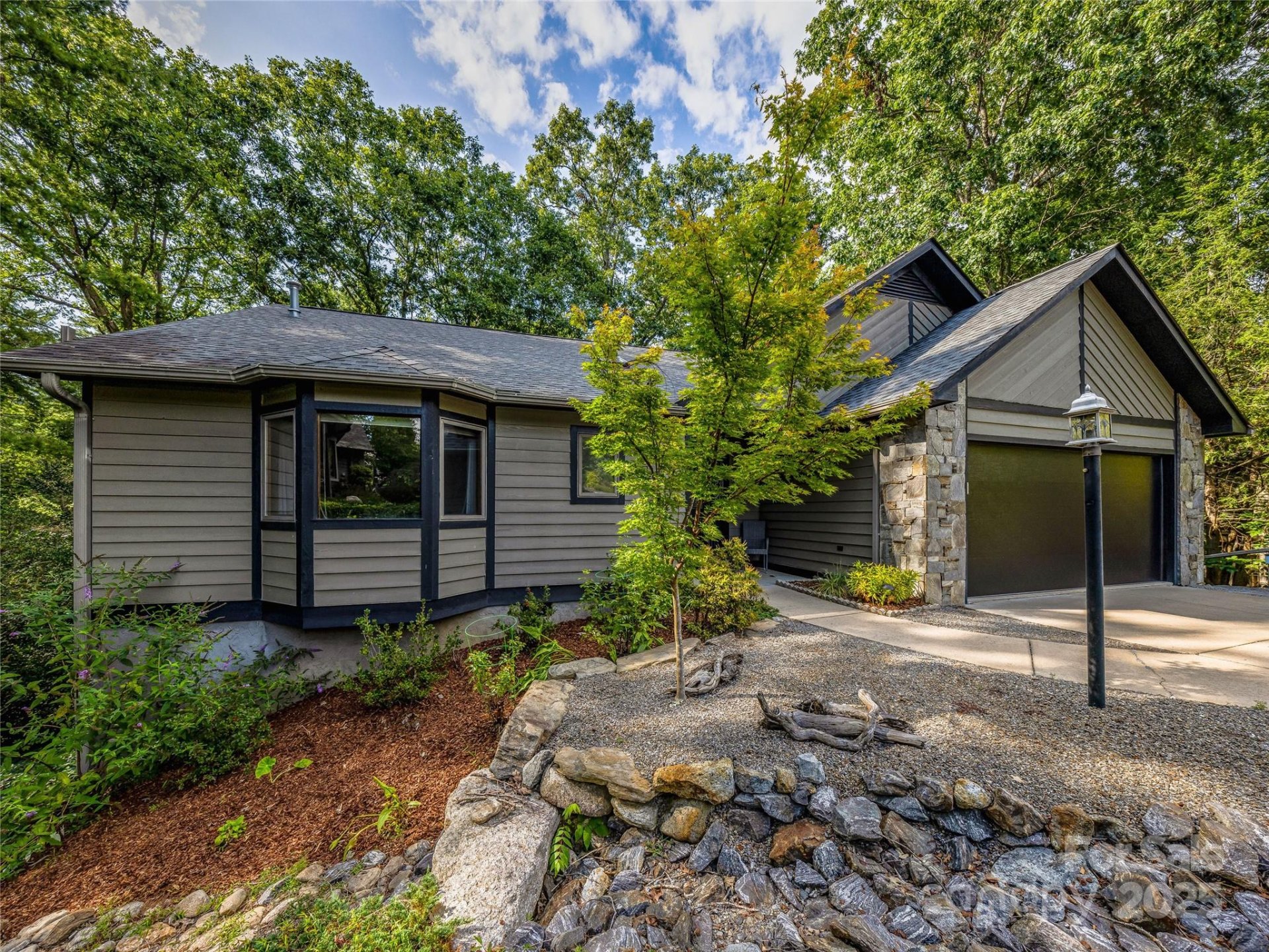 Property image 3 at 16 Josie Lane, Asheville, NC 28804