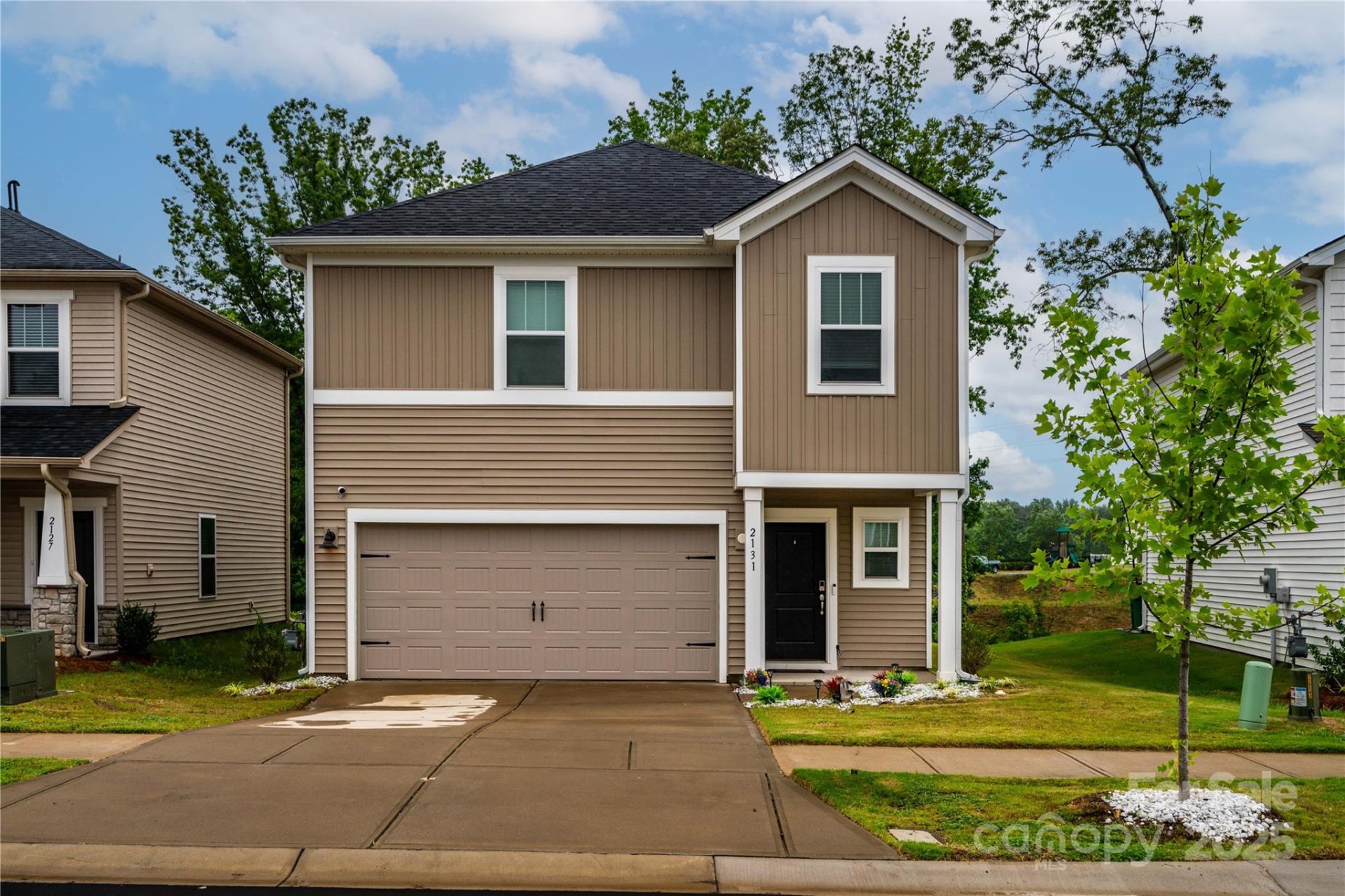 Belterra, Charlotte Community