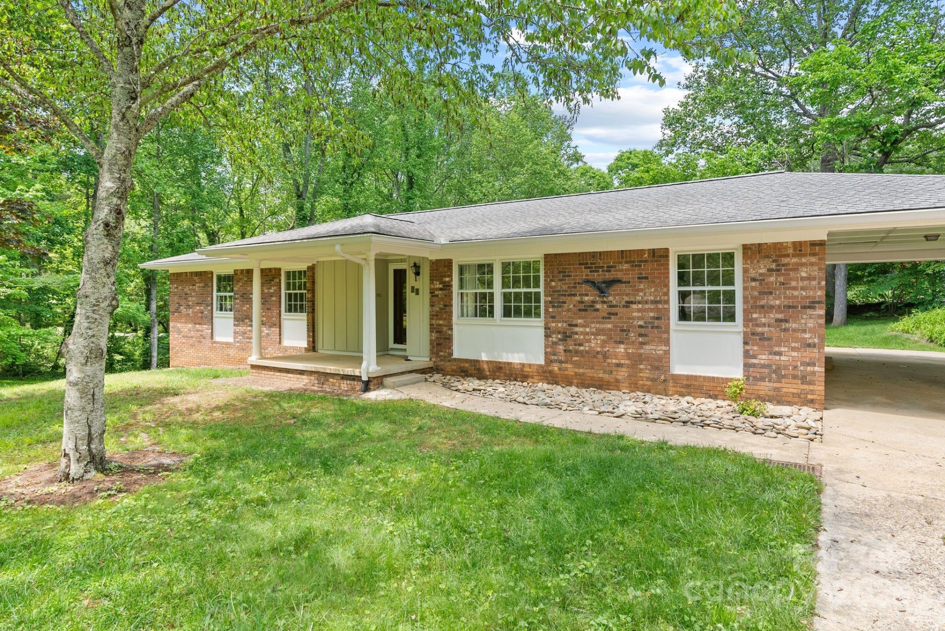 Property image 3 at 12 Springwood Drive, Asheville, NC 28805