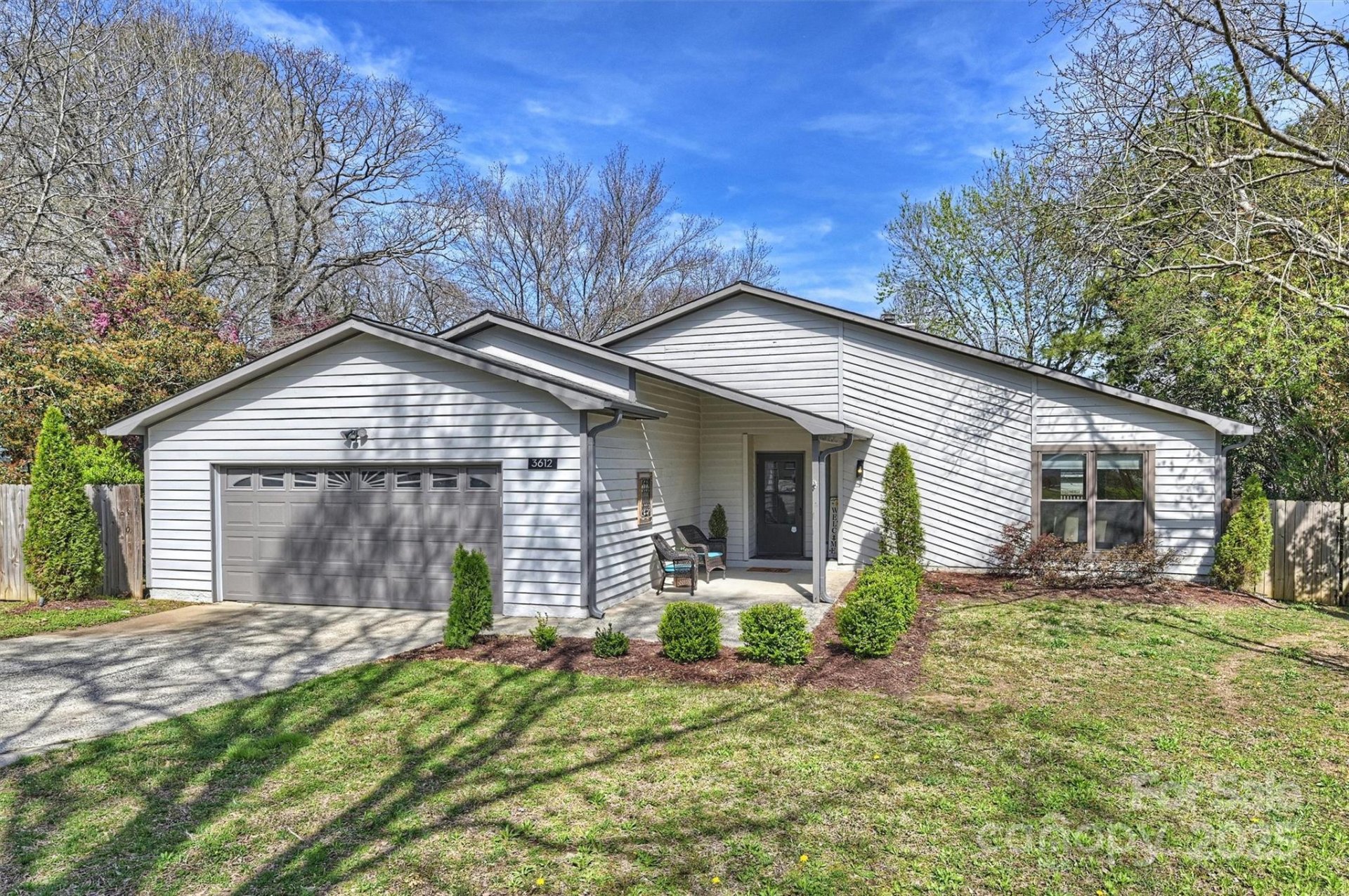 Cedar Woods, Charlotte Community
