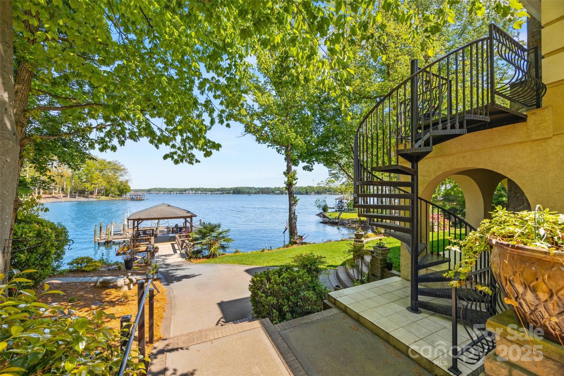 Property image 3 at 16 Sunrise Point Court, Lake Wylie, SC 29710