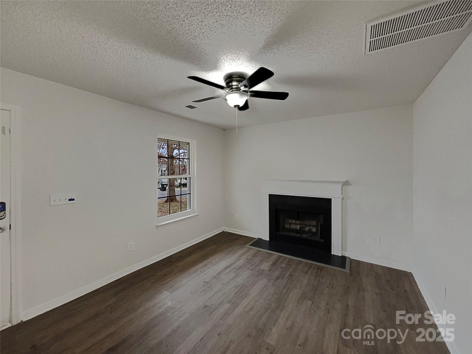 Property image 3 at 1411 Swaying Branch Lane, Clover, SC 29710