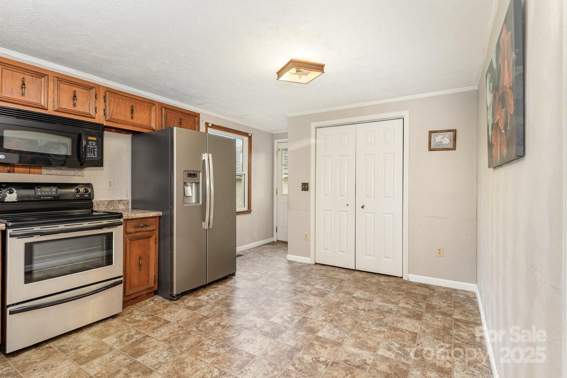 Property image 3 at 3660 Fieldcrest Circle, Concord, NC 28027