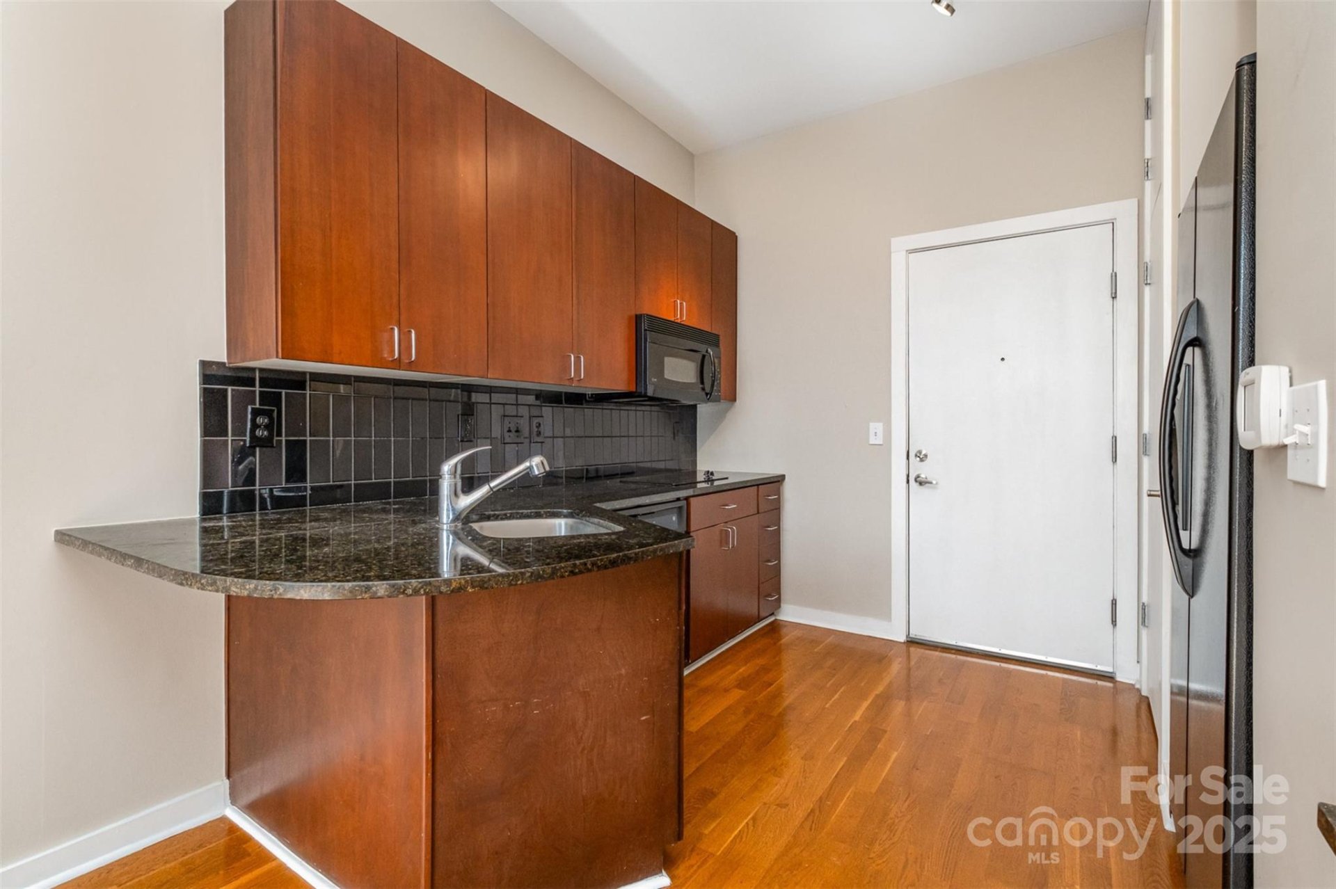 Property image 2 at 525 E Sixth Street, Charlotte, NC 28202