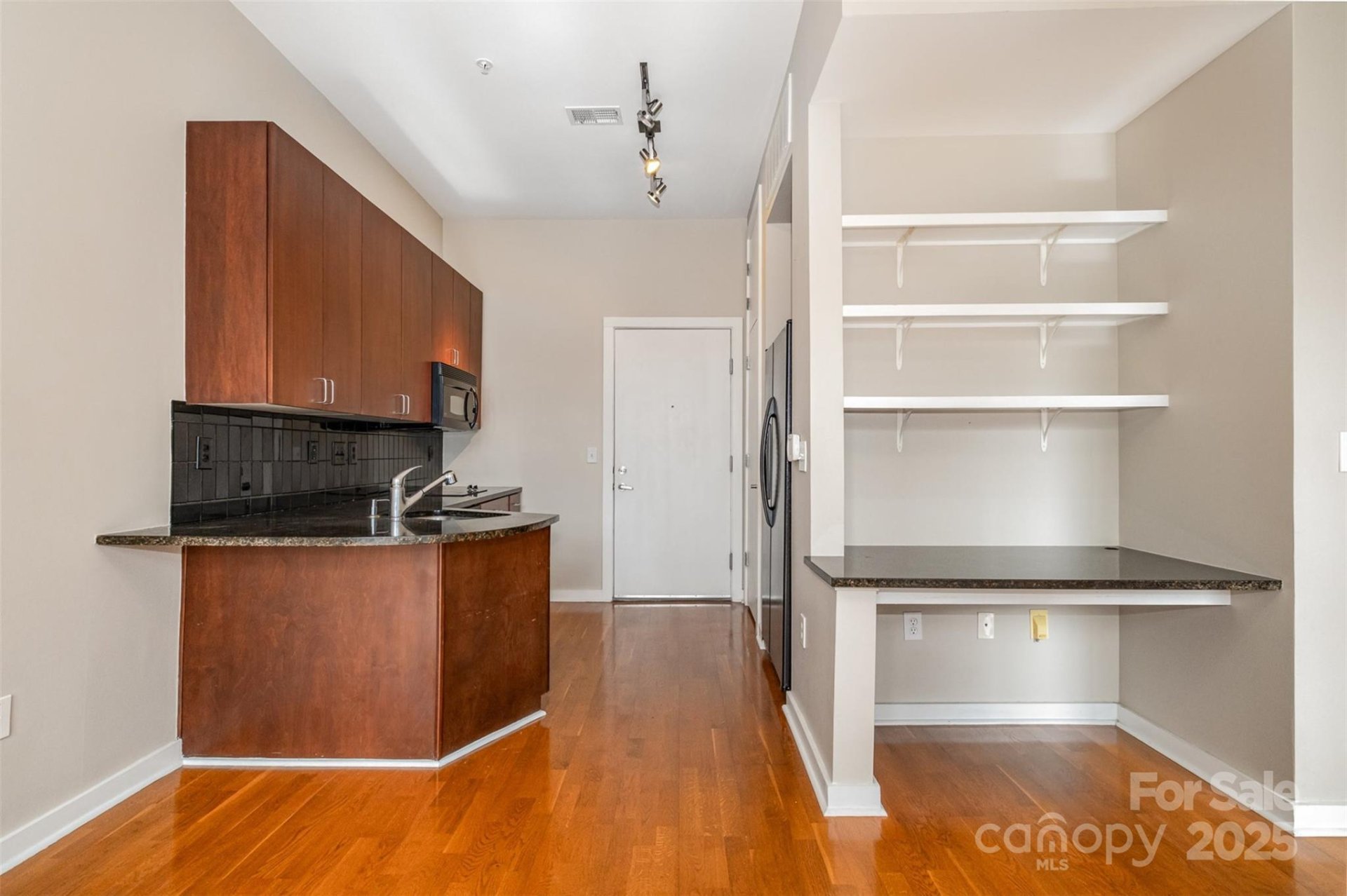 Property image 3 at 525 E Sixth Street, Charlotte, NC 28202