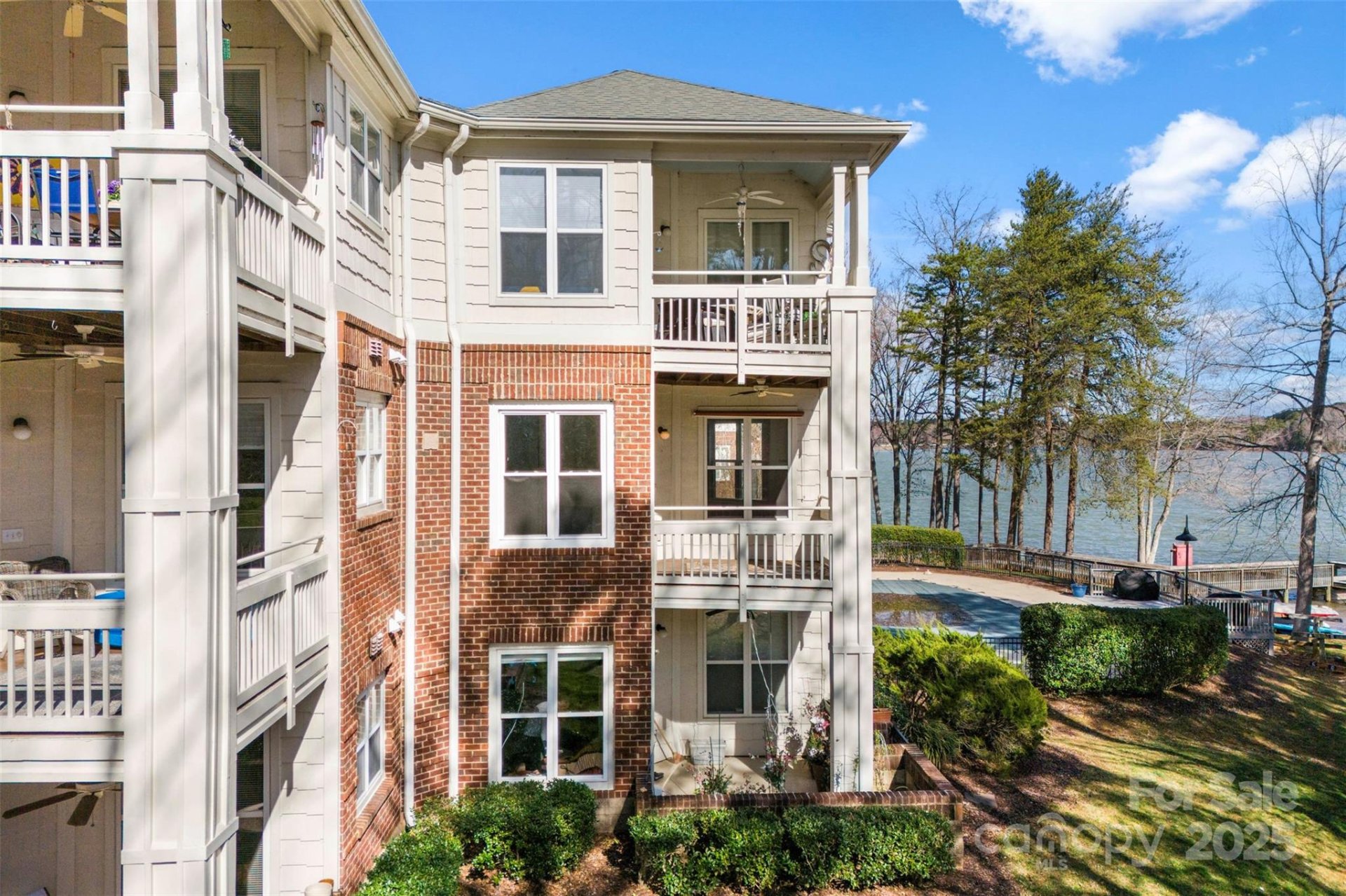 921 Northeast Drive