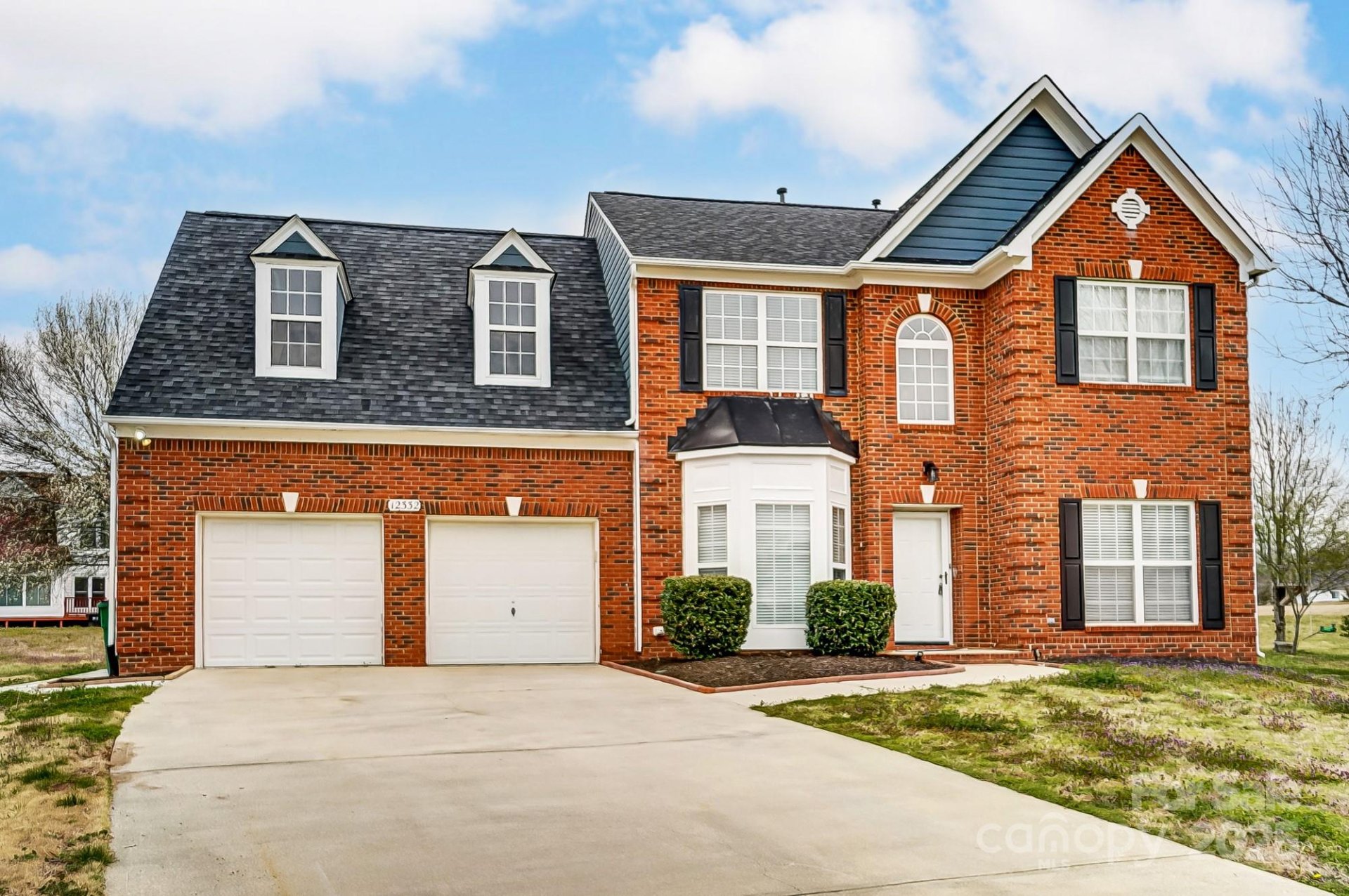 The Crossings, Charlotte Community