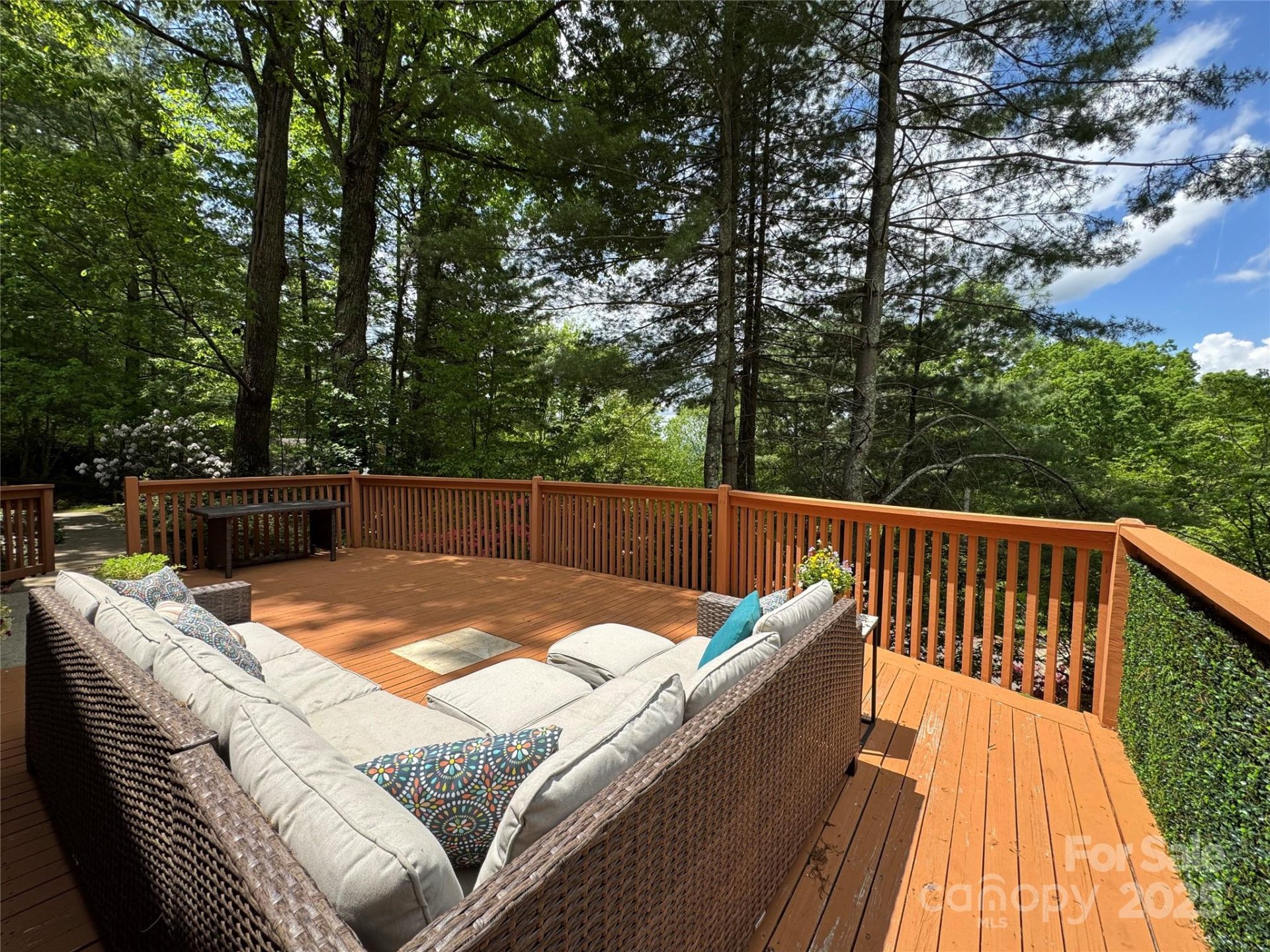 15 Elmwood Lane