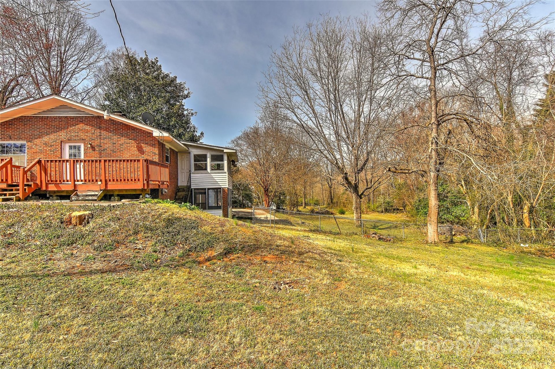 Property image 3 at 1235 Robinhood Circle, Charlotte, NC 28227