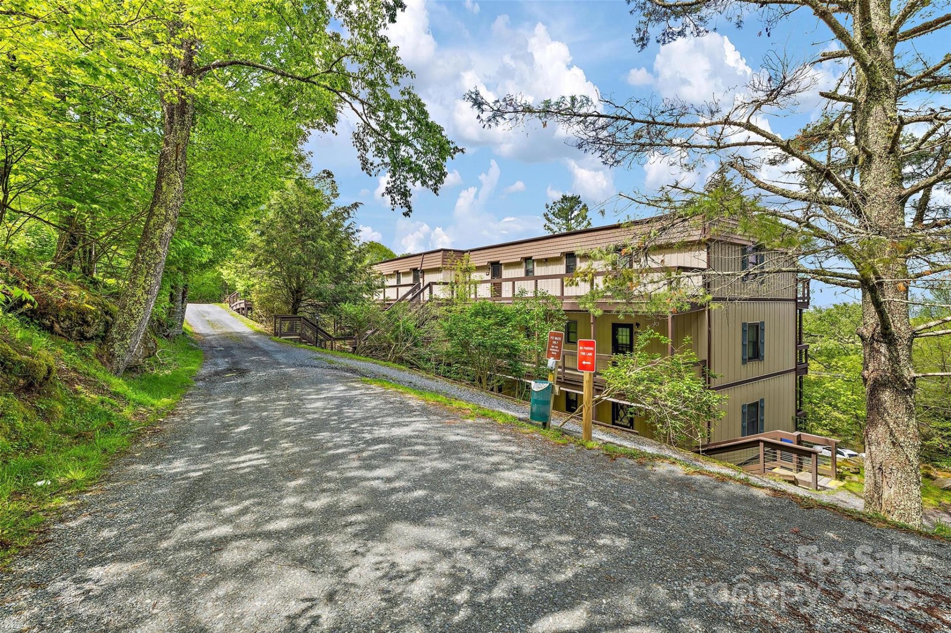 Property image 3 at 103 Upper Holiday Lane, Beech Mountain, NC 28604