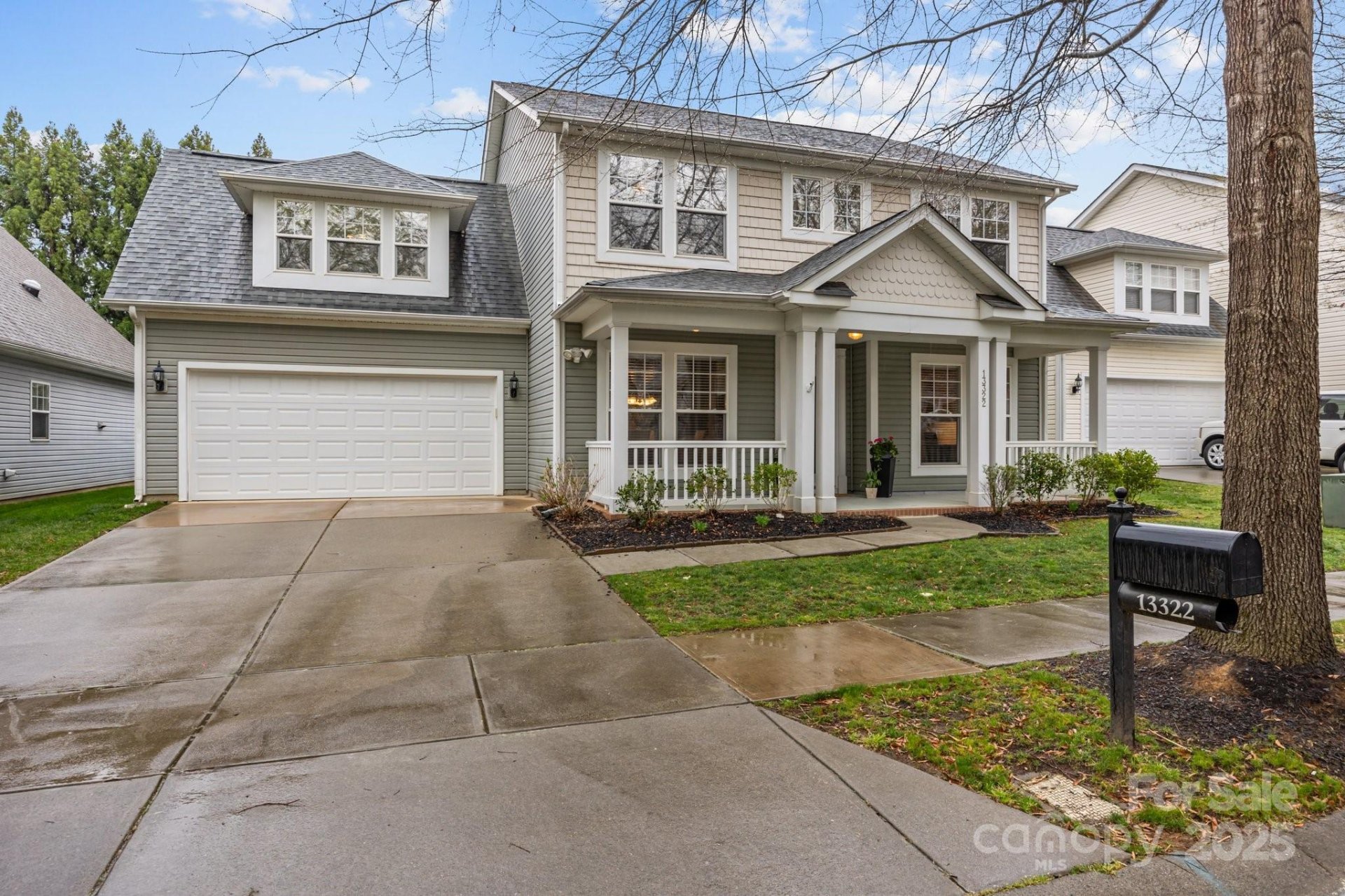 Centennial, Huntersville Community