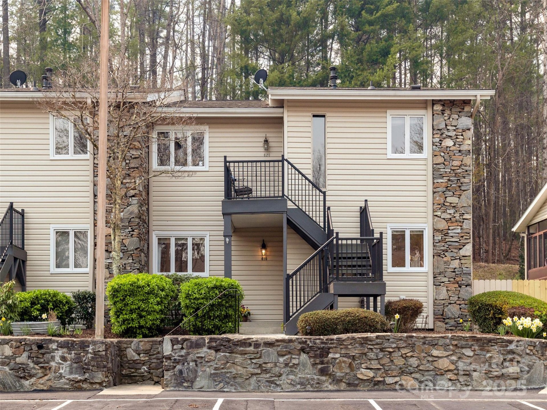 Property image 1 at 610 Britton Creek Drive, Hendersonville, NC 28791