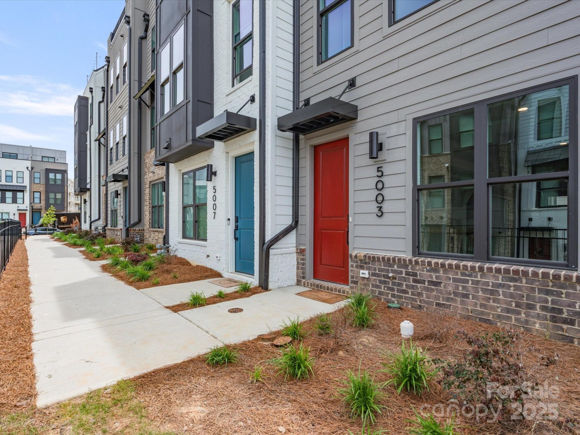 5003 Tiny Lane