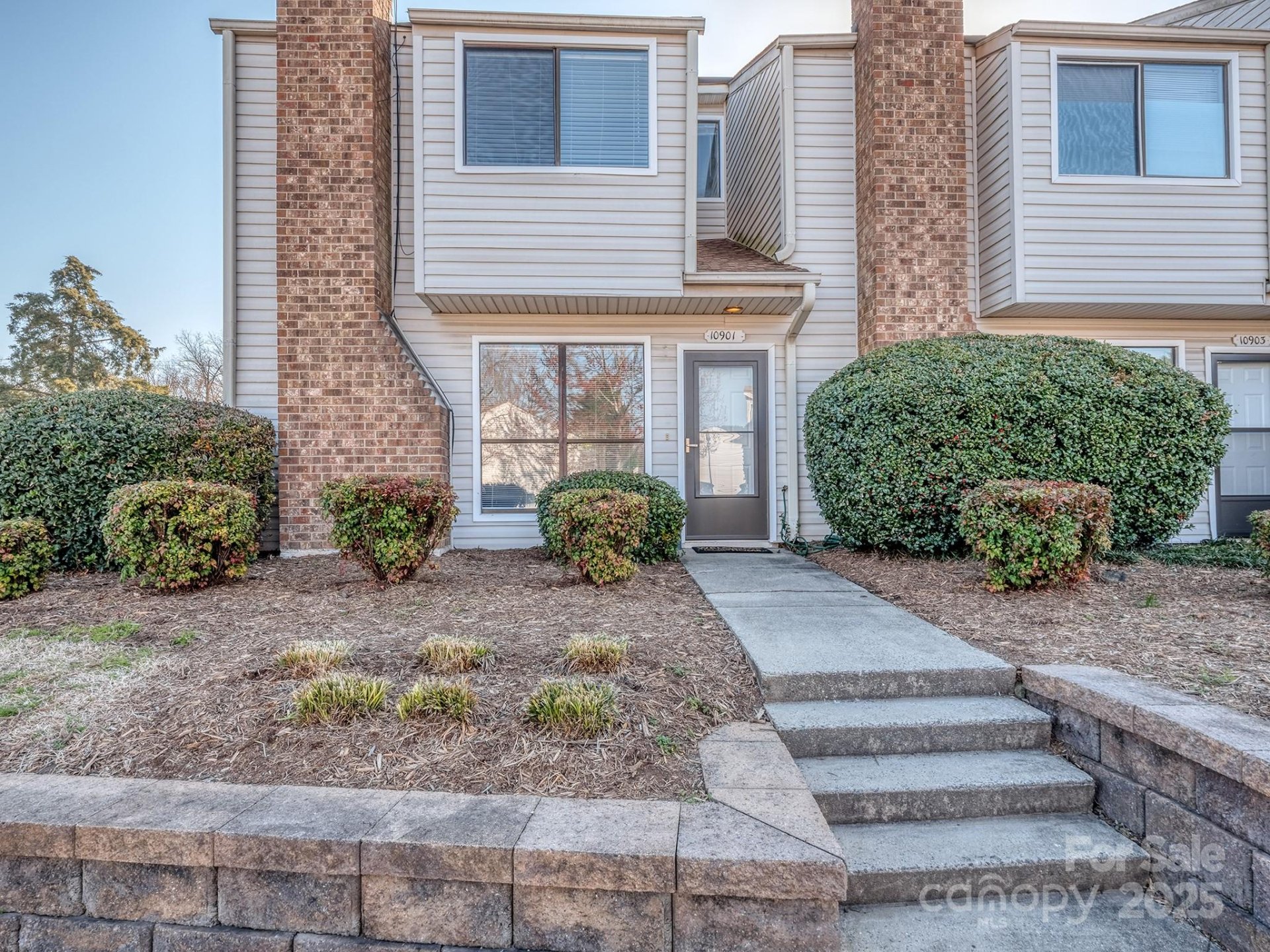 Property image 2 at 10901 Carmel Crossing Road, Charlotte, NC 28226