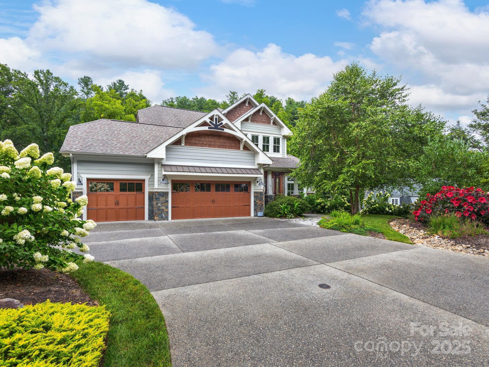Property image 2 at 14 Twinflower Trail, Asheville, NC 28804