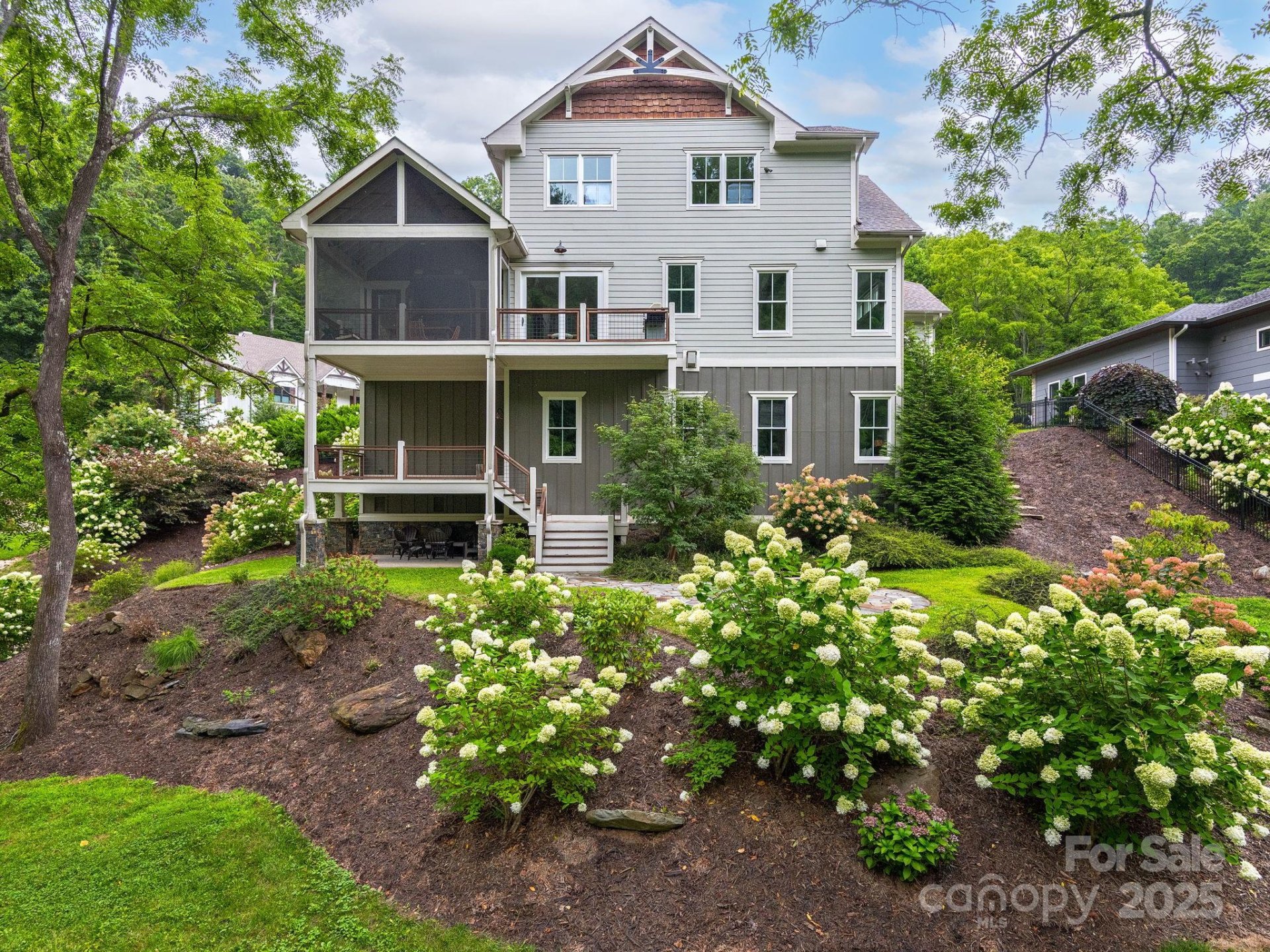 Property image 3 at 14 Twinflower Trail, Asheville, NC 28804