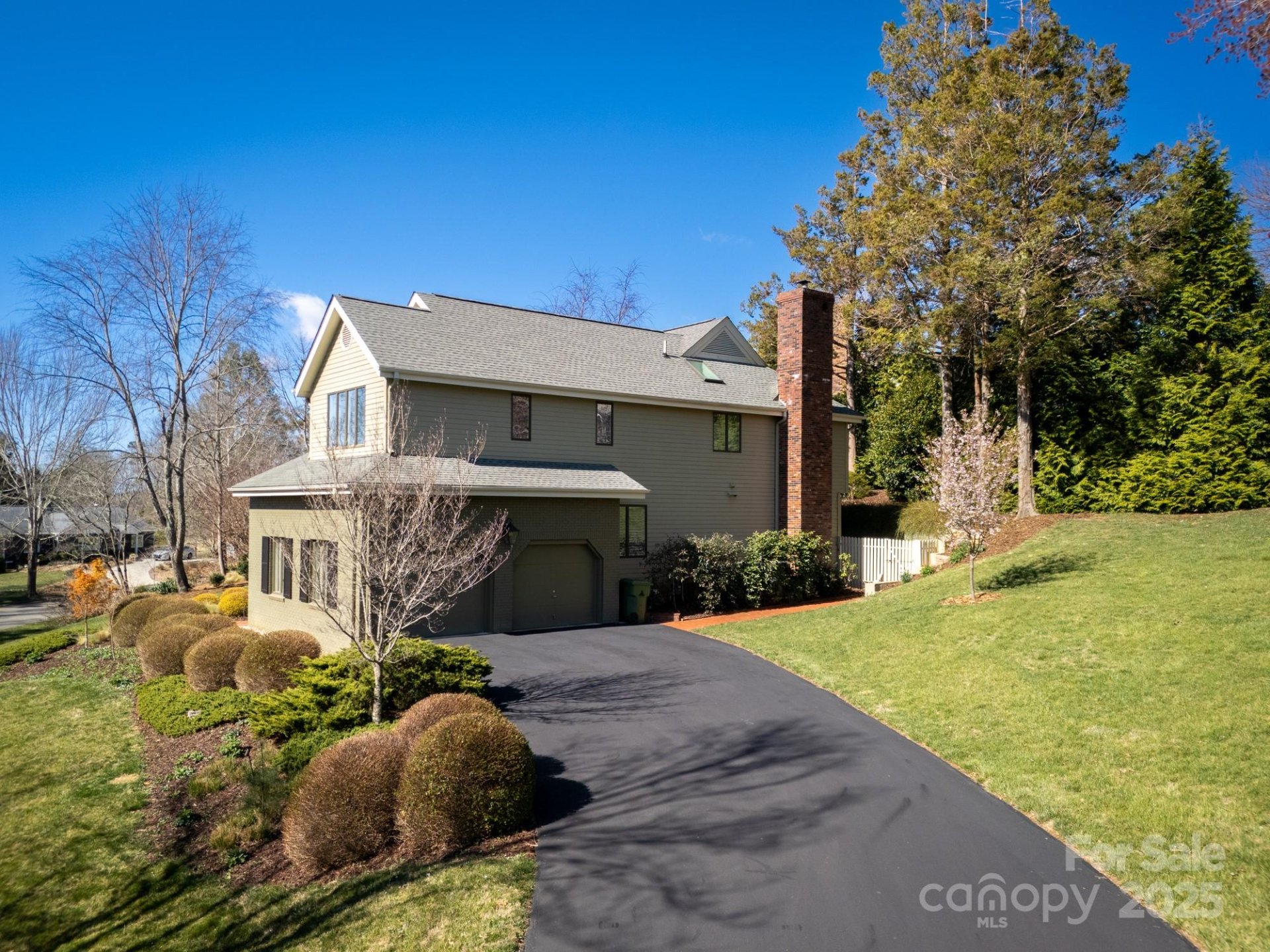 Property image 2 at 205 Midland Drive, Asheville, NC 28804