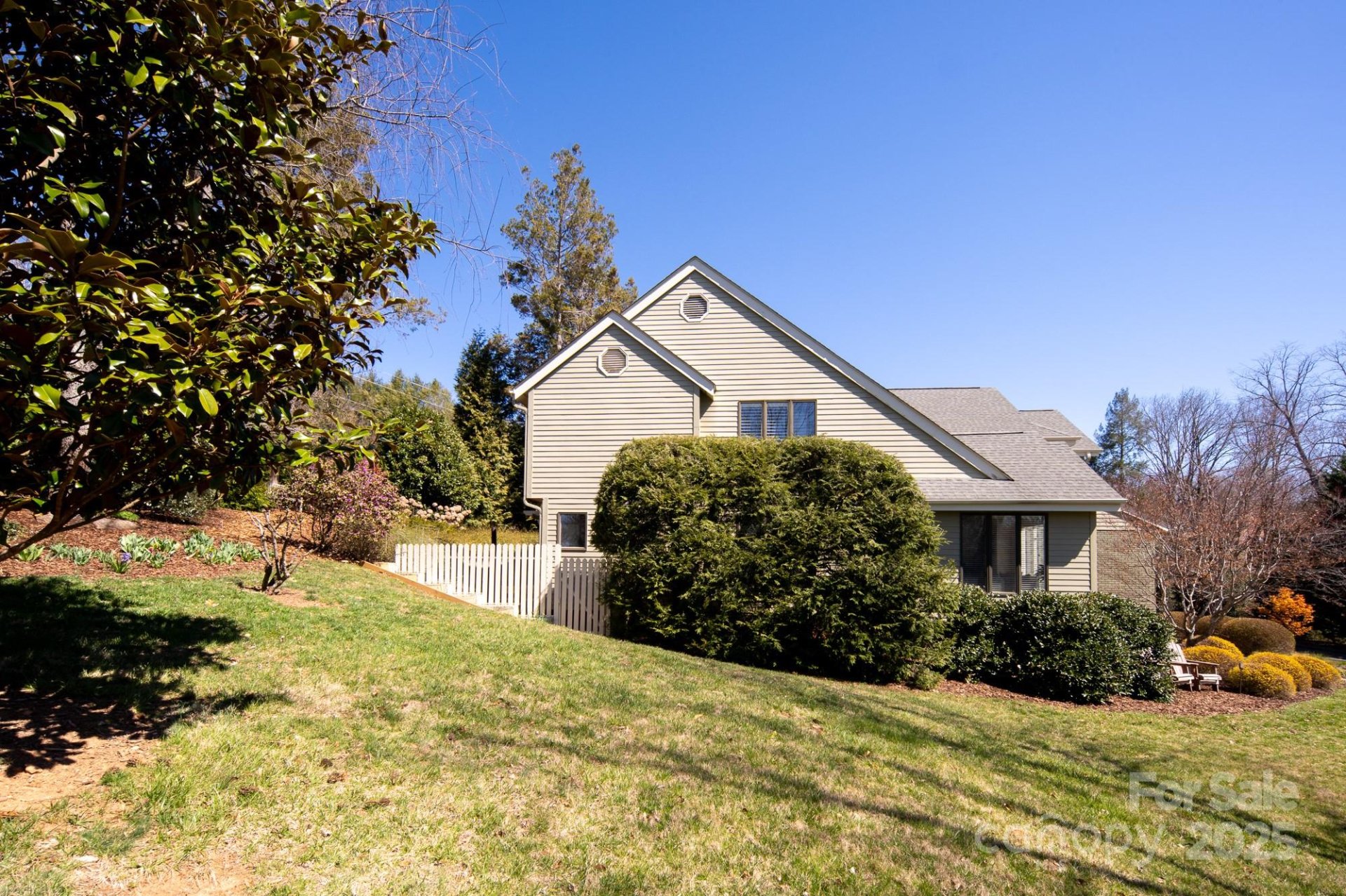 Property image 3 at 205 Midland Drive, Asheville, NC 28804