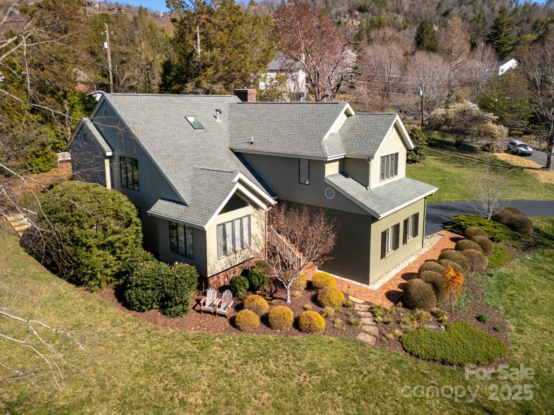 Property image 4 at 205 Midland Drive, Asheville, NC 28804