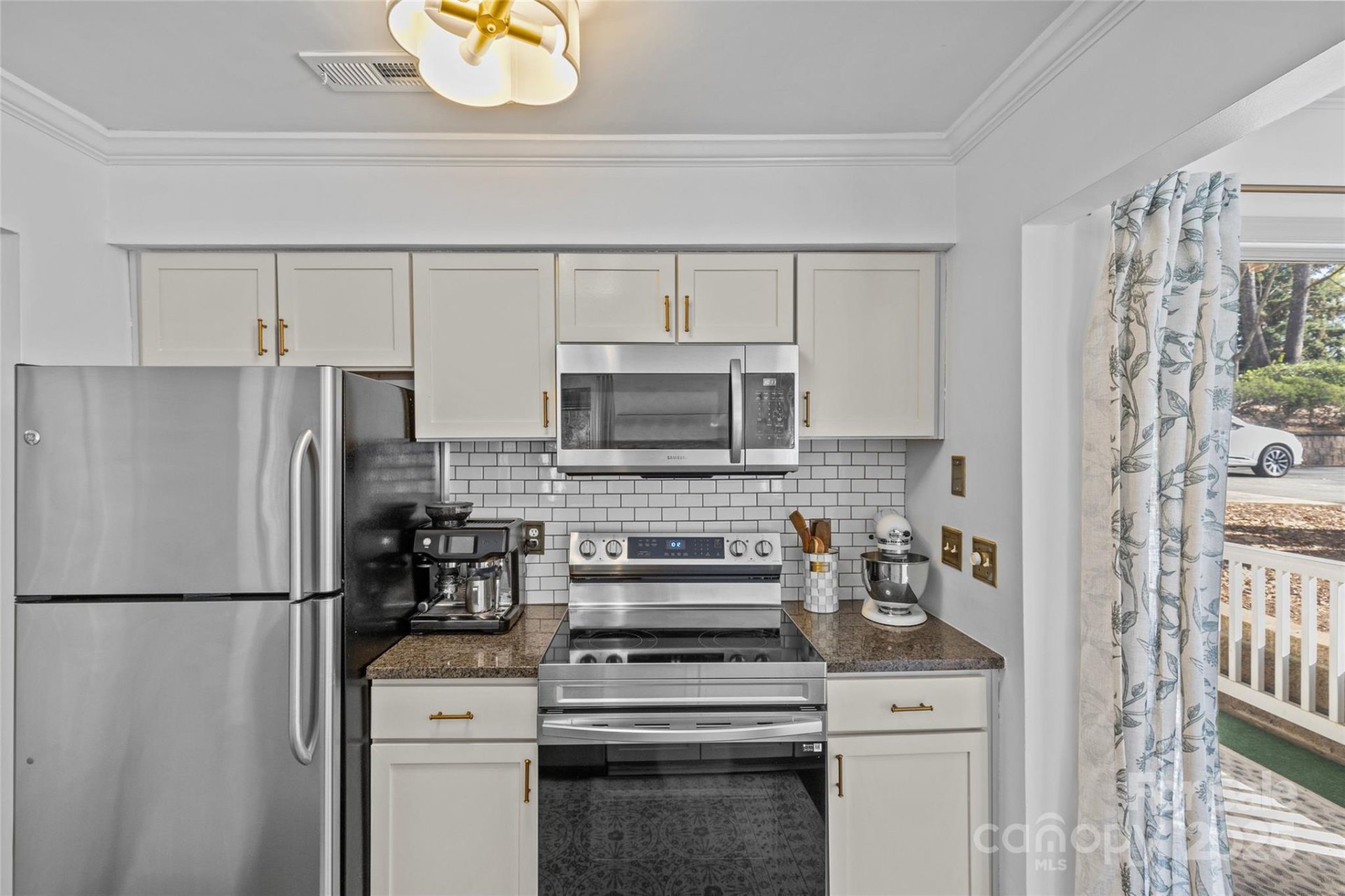 Property image 3 at 2500 Cranbrook Lane, Charlotte, NC 28207
