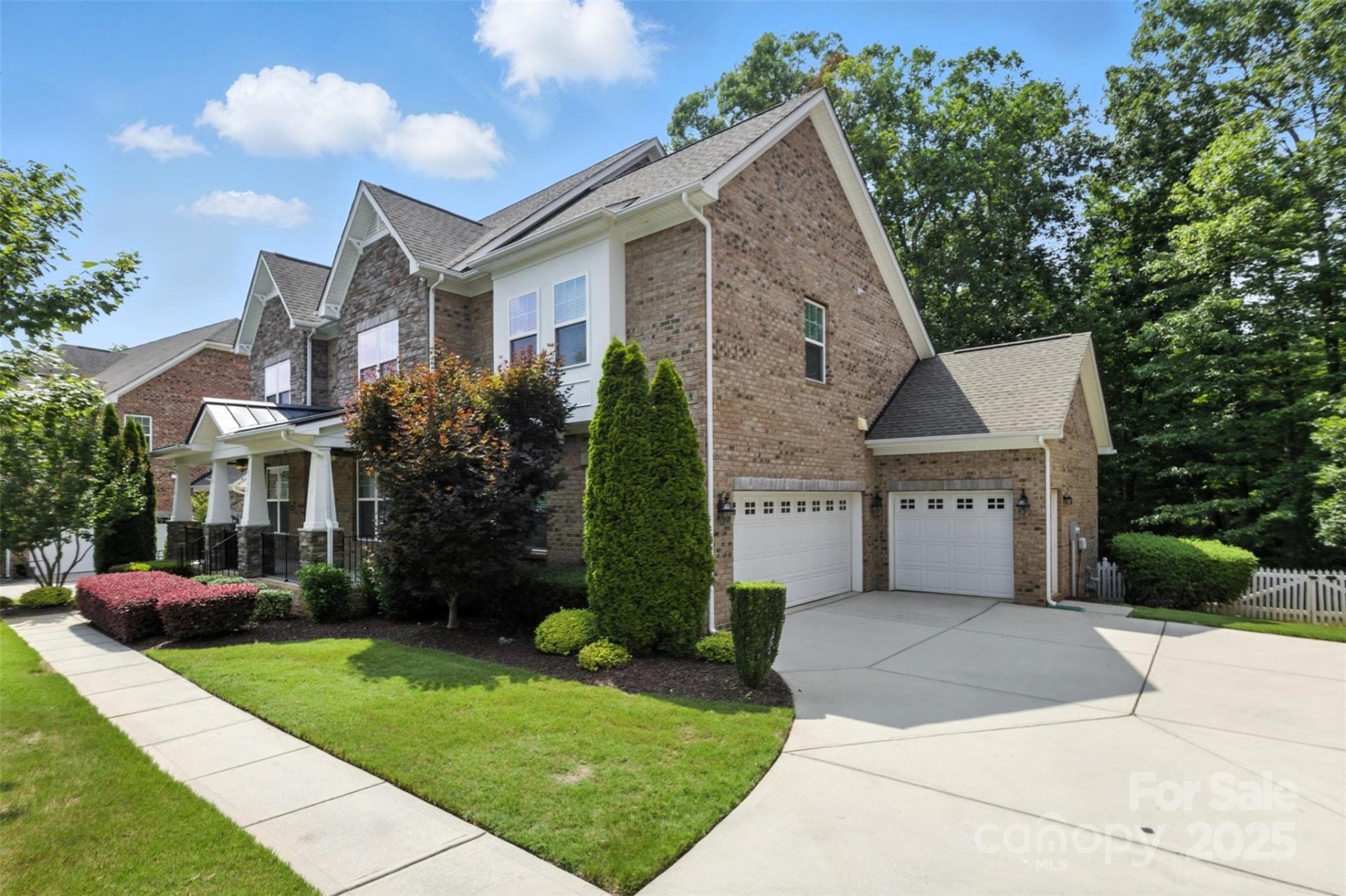 Lawson, Waxhaw Community
