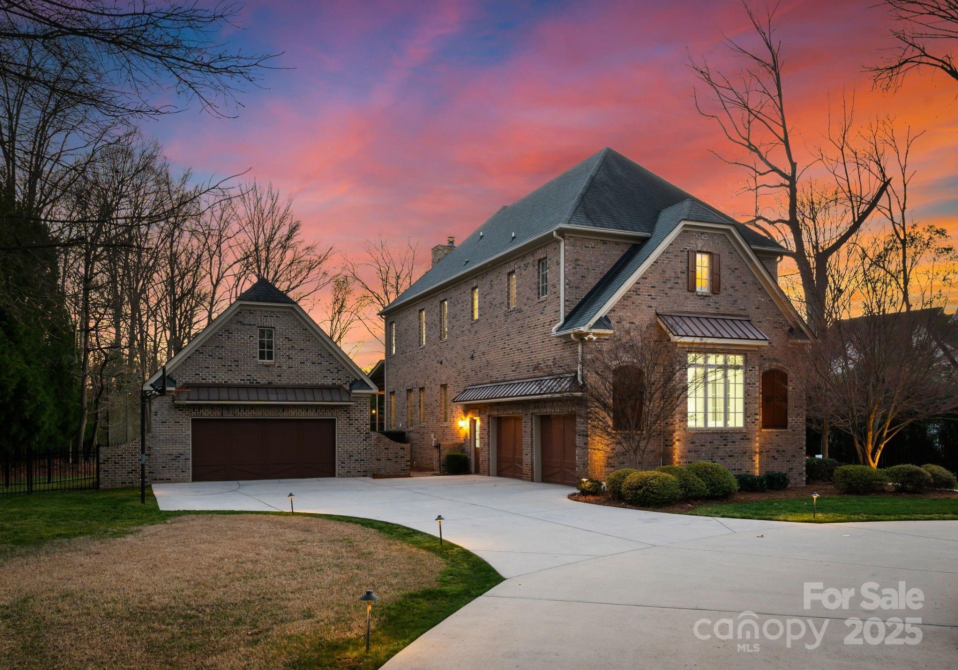 5824 Preston Lane