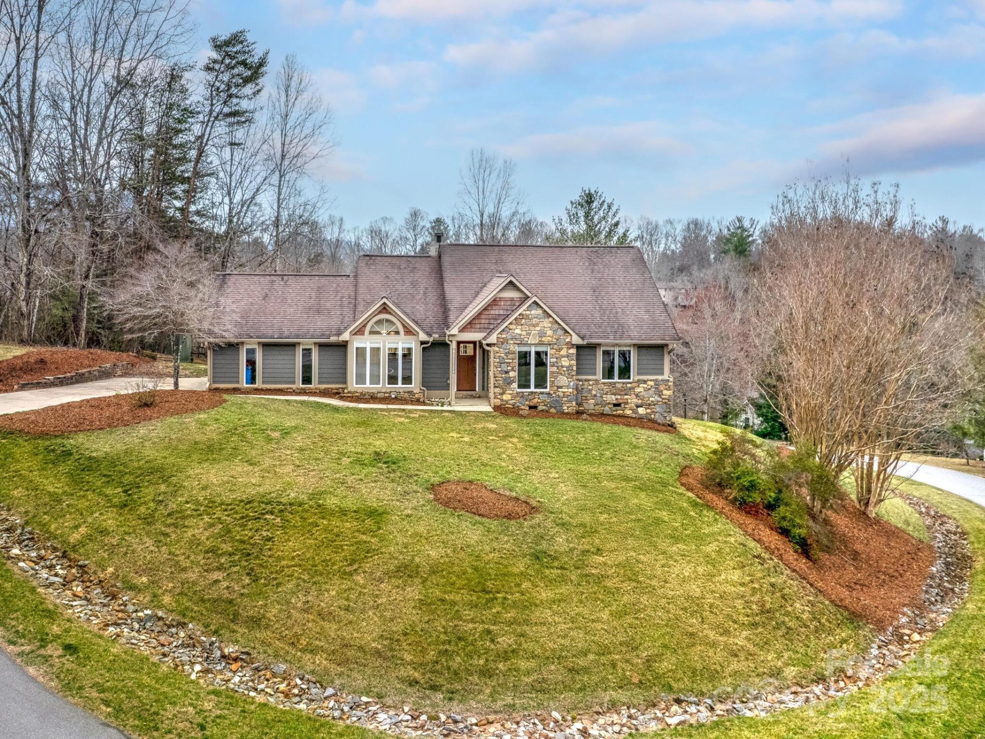 Property image 1 at 2 New Cross South, Asheville, NC 28805