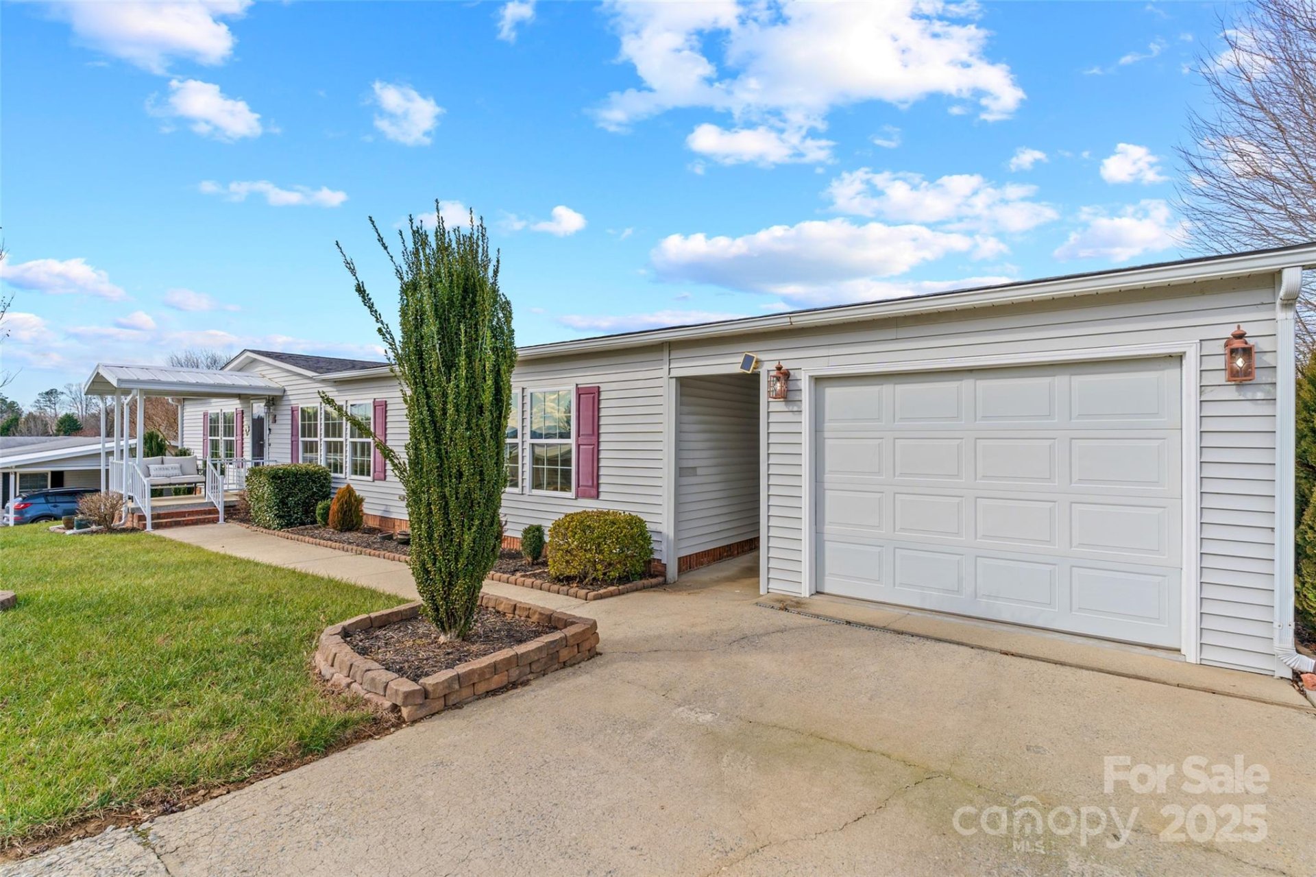 Property image 4 at 7 N Marjorie Lane, Hendersonville, NC 28792