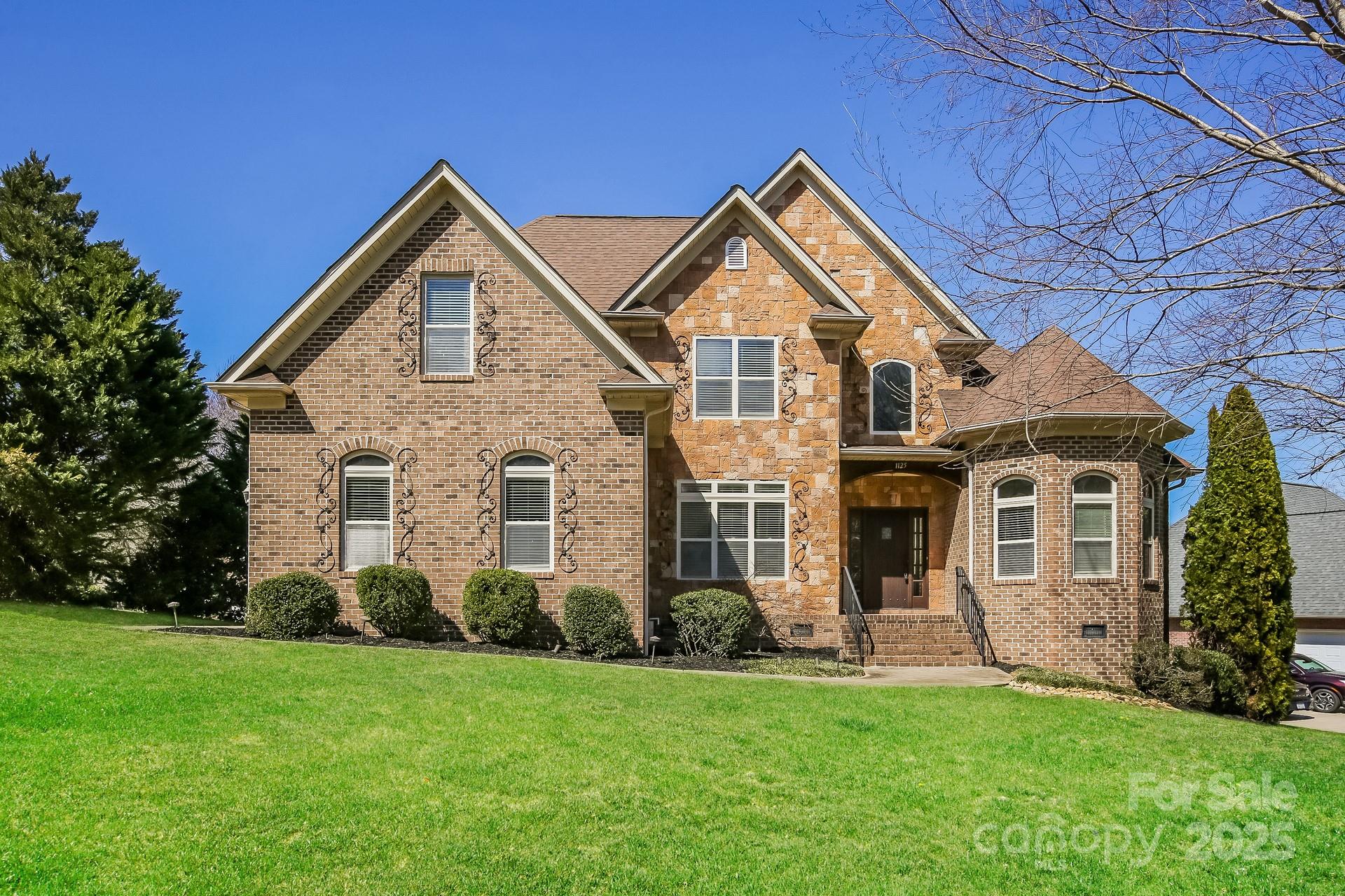 1125 Bugle Lane