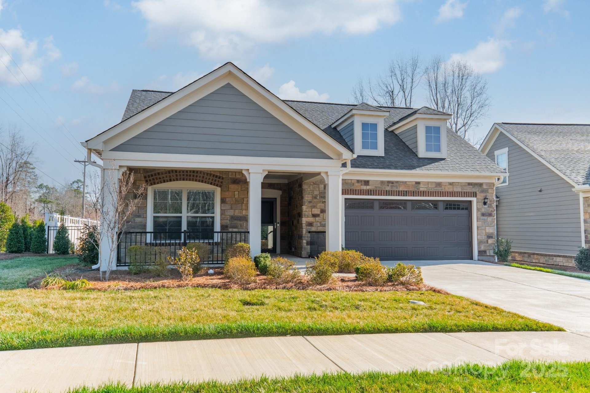 1005 Headwaters Court