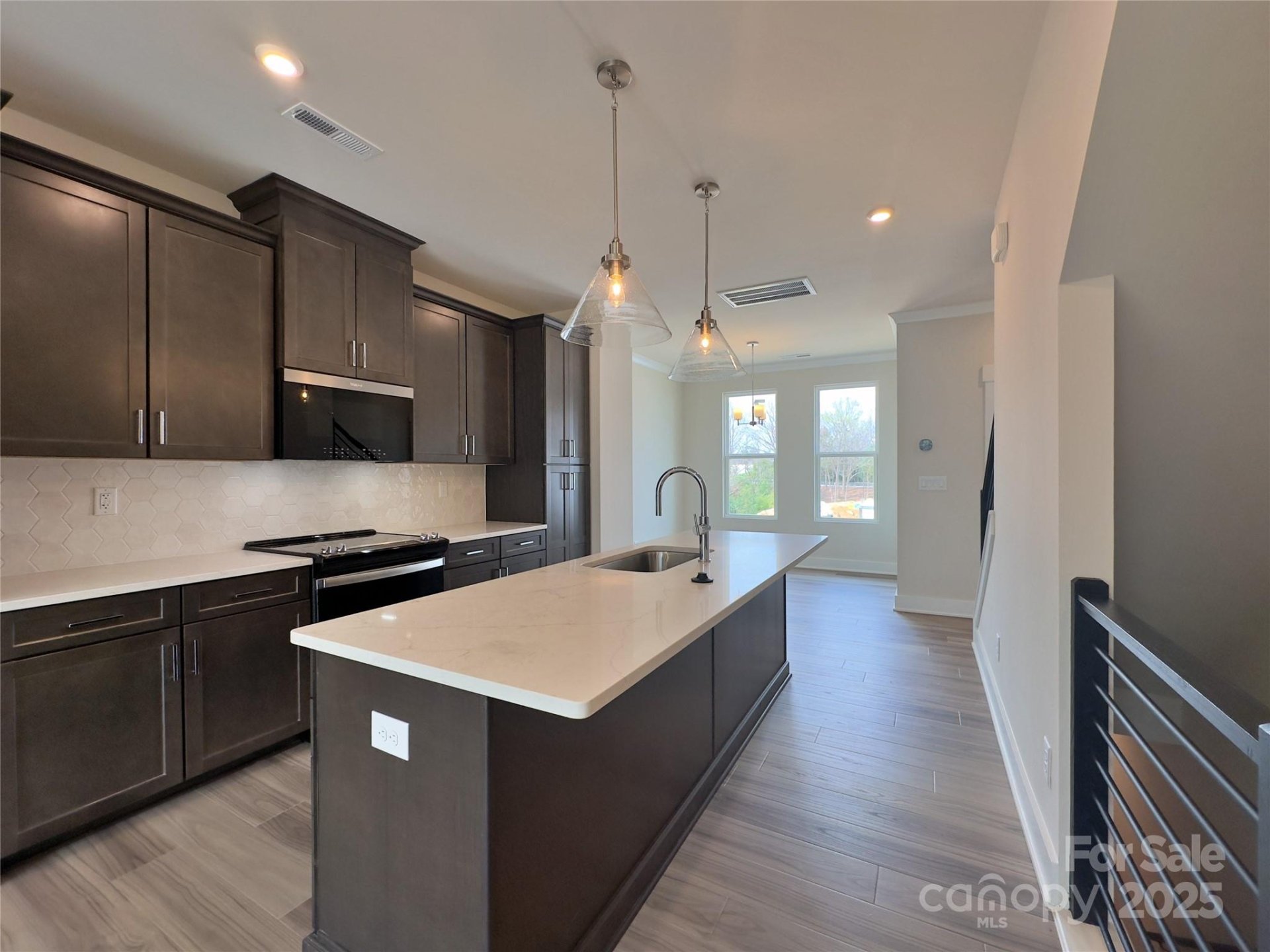 2043 Clarksdale Drive