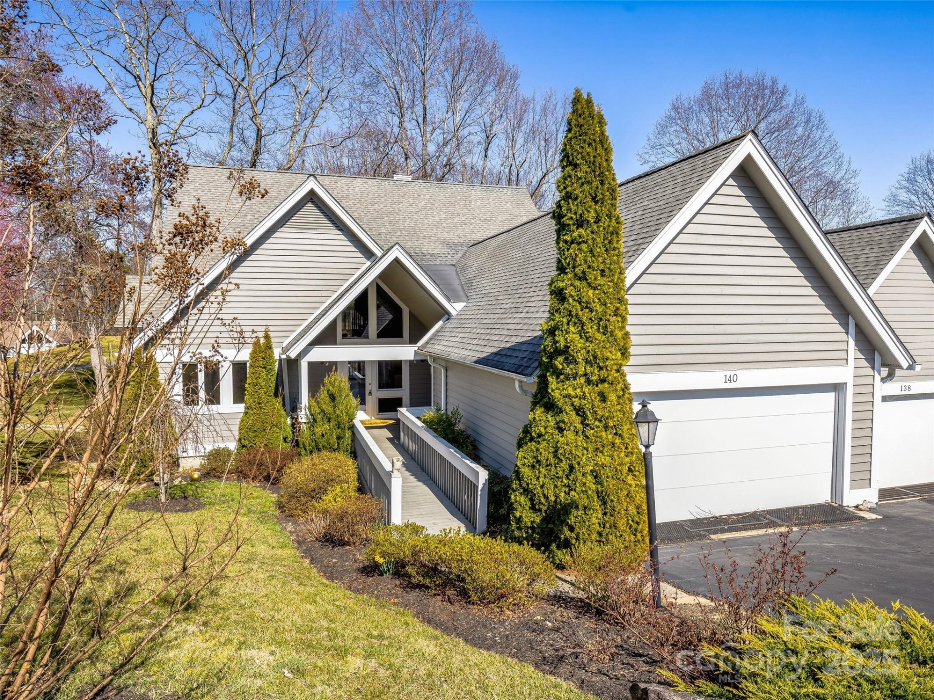 140 Overlook Drive
