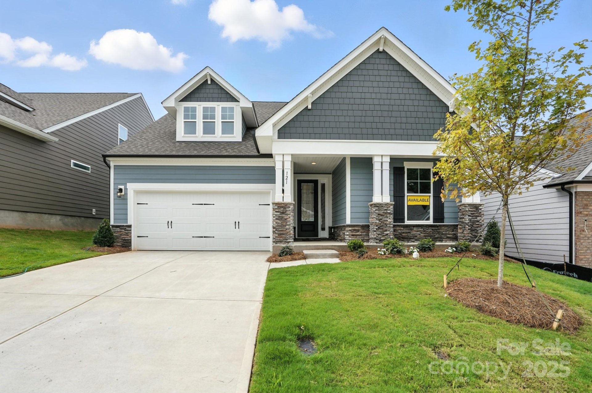 121 N Prestwick Way