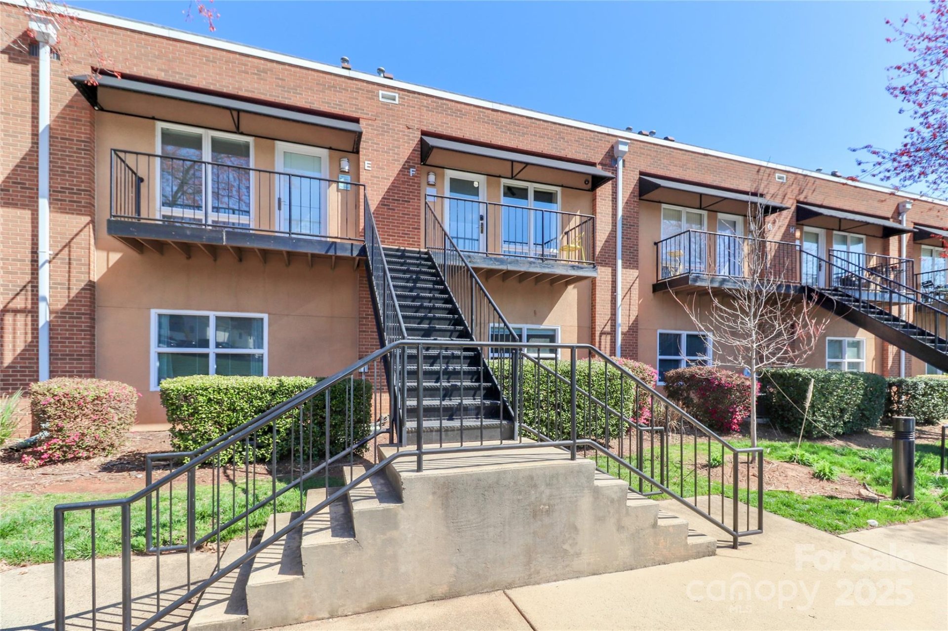 Property image 2 at 452 S Main Street, Davidson, NC 28036