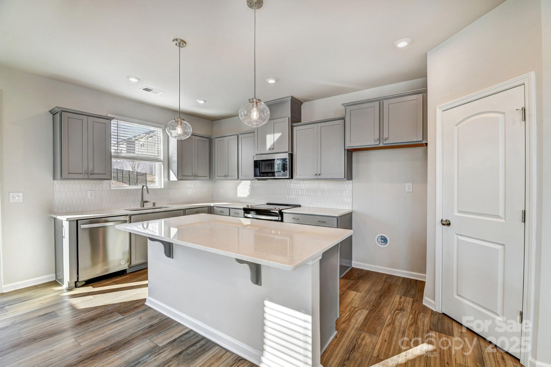 Property image 3 at 8017 Downy Oak Lane, Charlotte, NC 28269