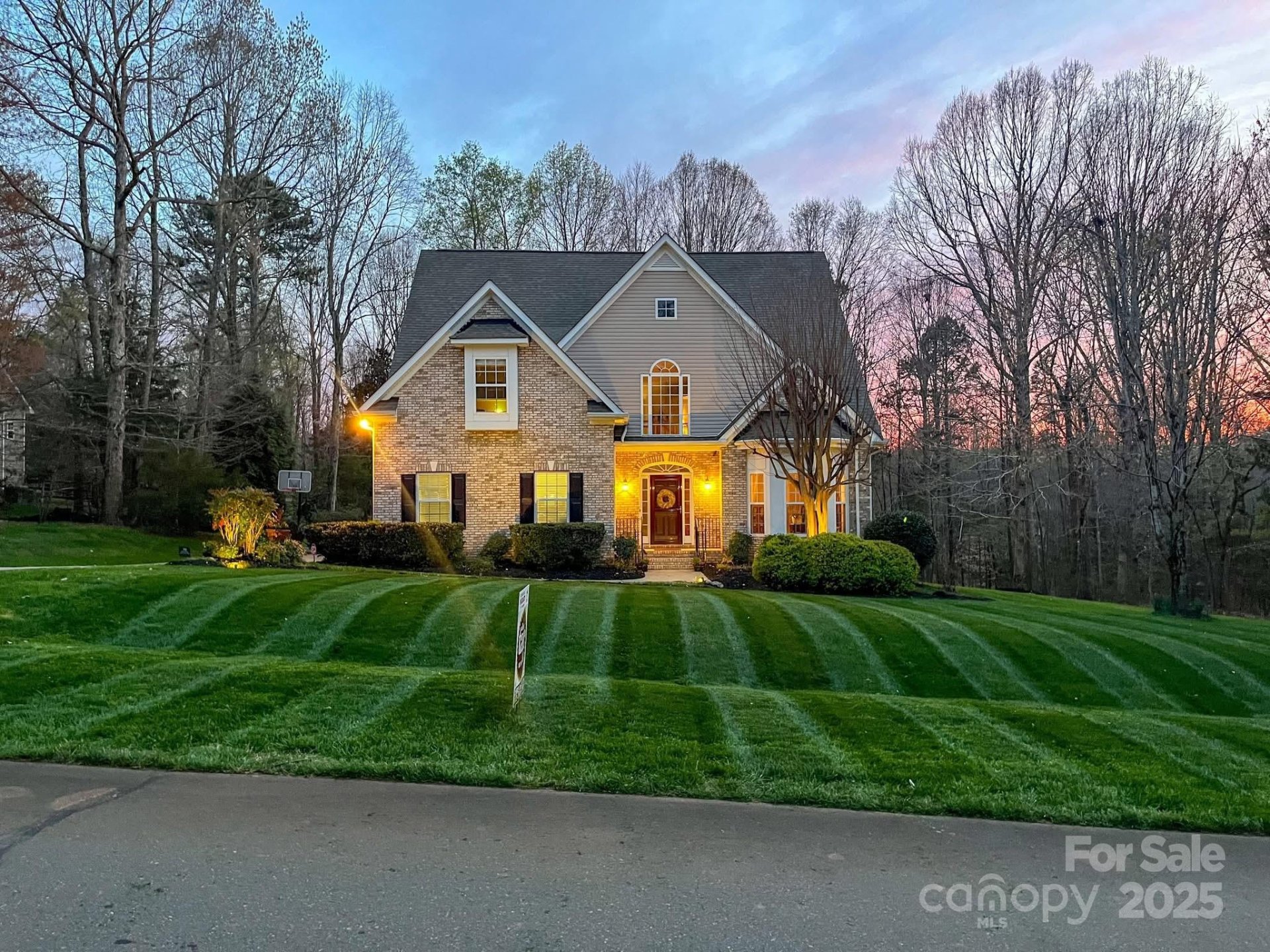 821 Lynnwood Farms Drive