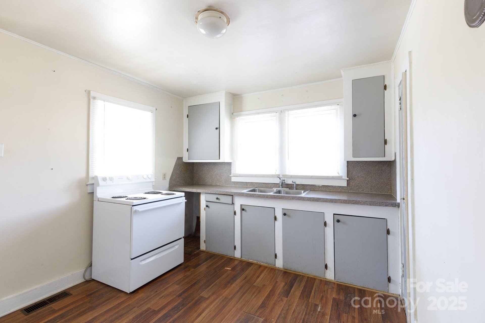 Property image 5 at 112 E Elliott Street, Fort Mill, SC 29715