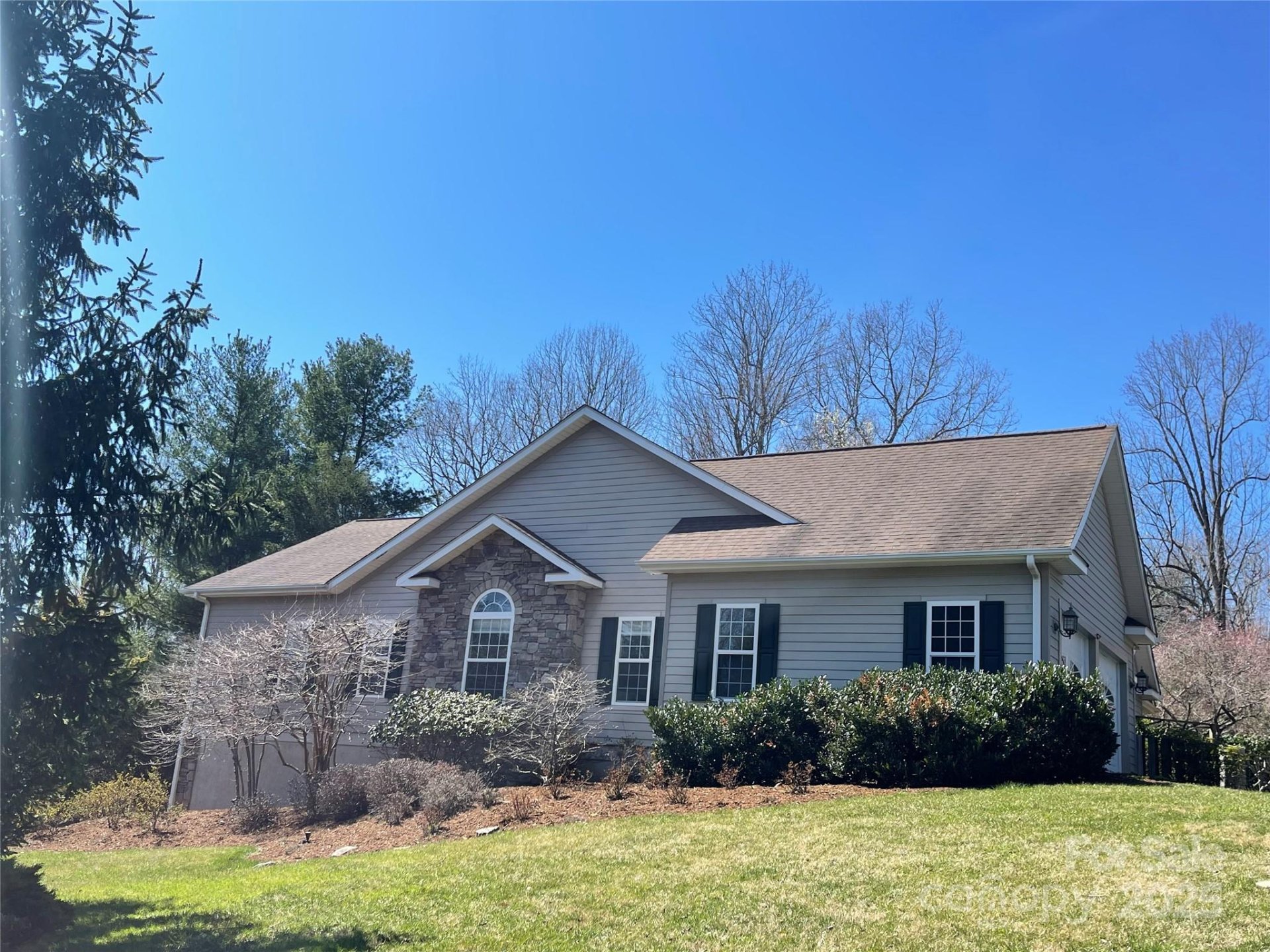 Property image 3 at 585 Rickel Drive, Hendersonville, NC 28739