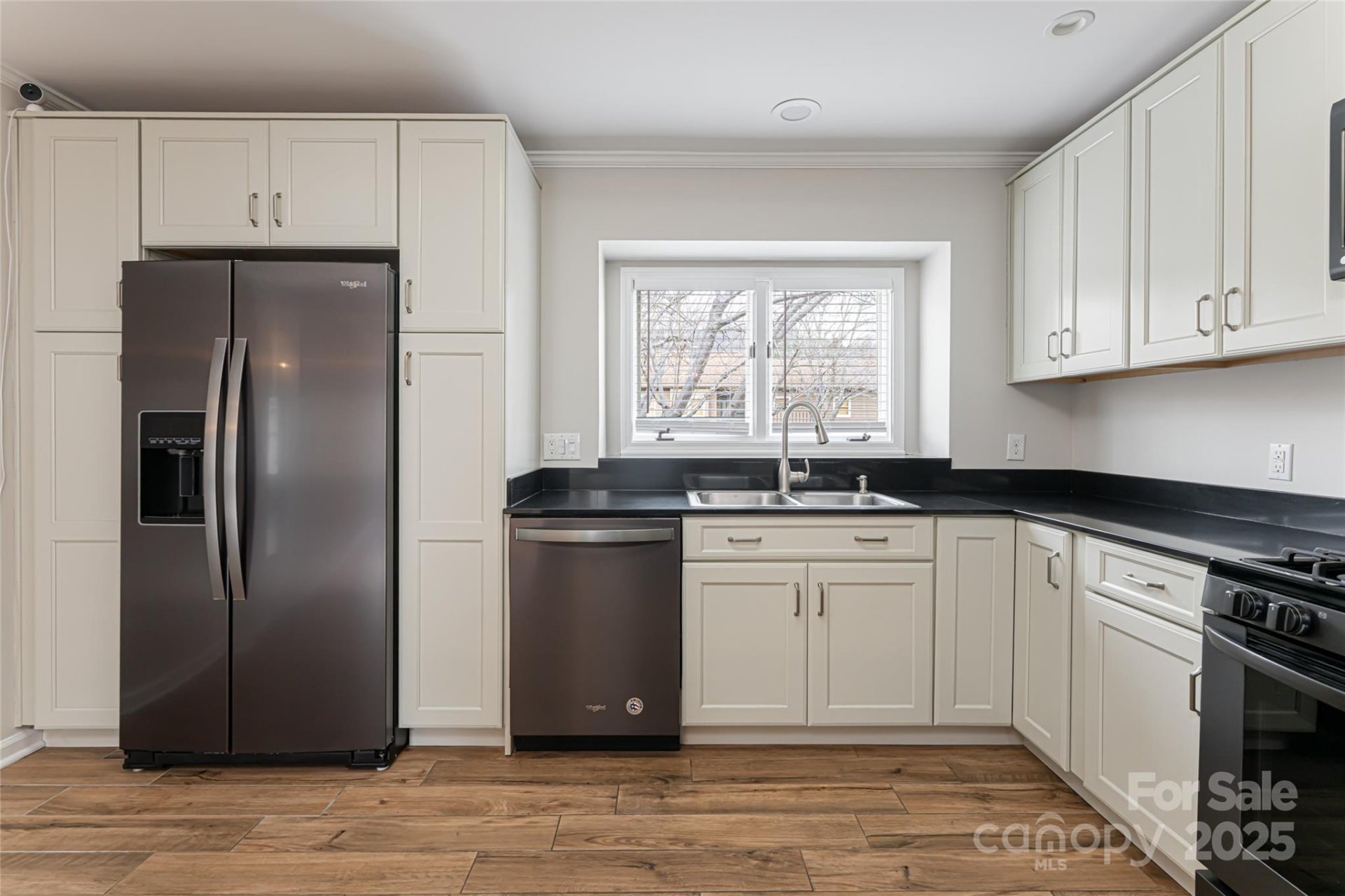 Property image 2 at 8 Greenbriar Court, Asheville, NC 28805