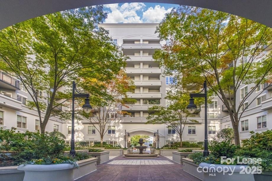 Property image 4 at 909 Camden Grandview Road, Charlotte, NC 28202