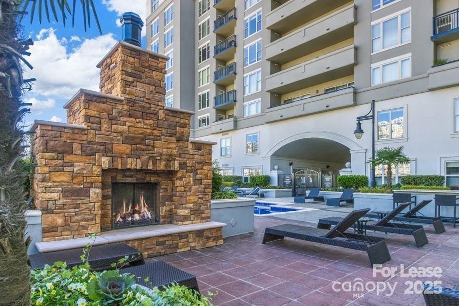 Property image 5 at 909 Camden Grandview Road, Charlotte, NC 28202