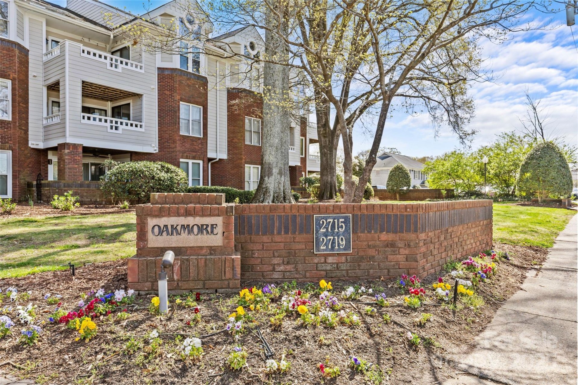 Property image 1 at 2719 Selwyn Avenue, Charlotte, NC 28209