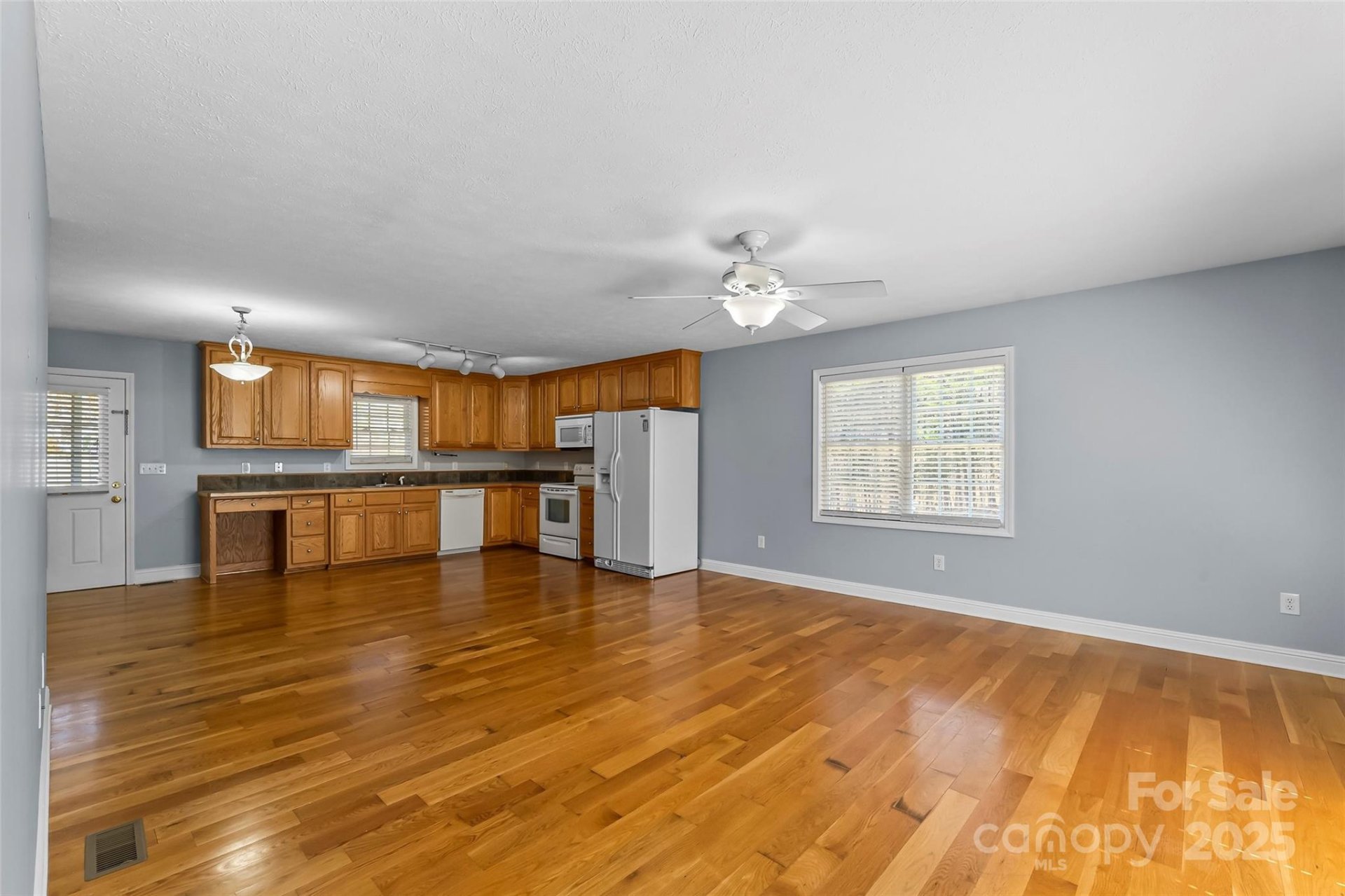 Property image 4 at 203 Taylor Circle, Granite Falls, NC 28630