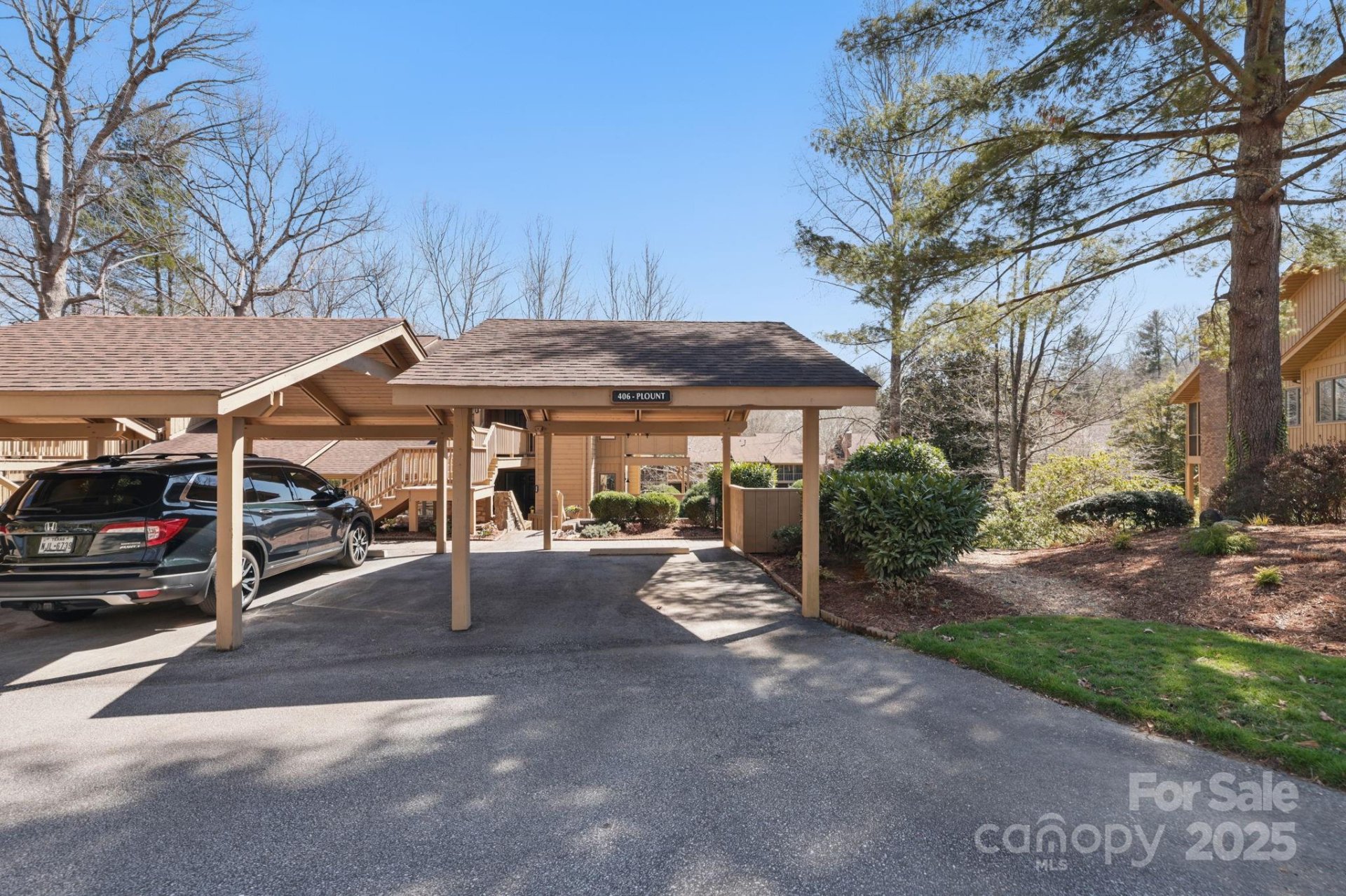 406 Live Oak Lane