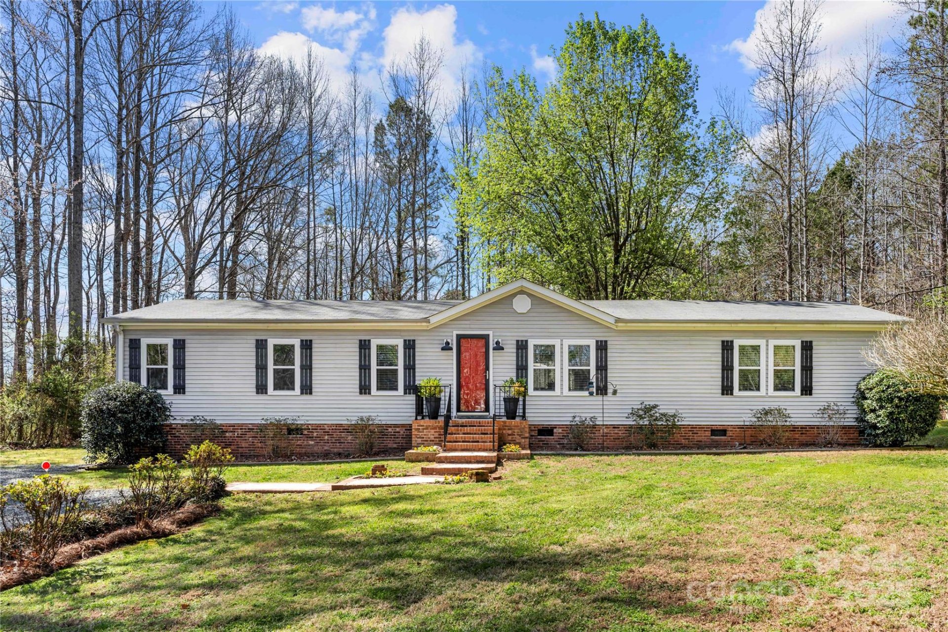 Valley View Estates, Clover Community