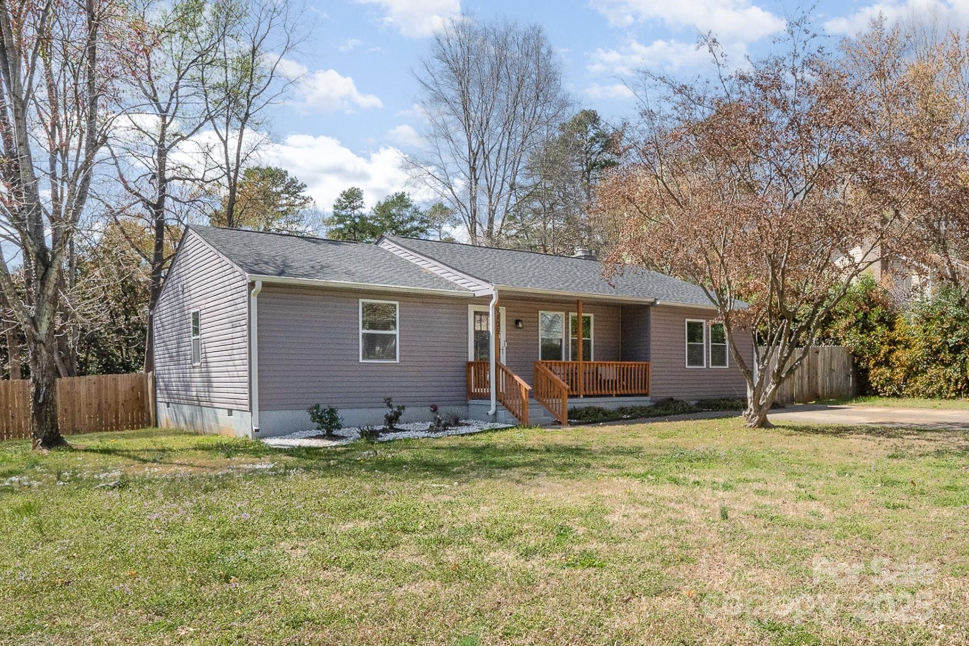 Property image 3 at 9105 Touchstone Lane, Charlotte, NC 28227