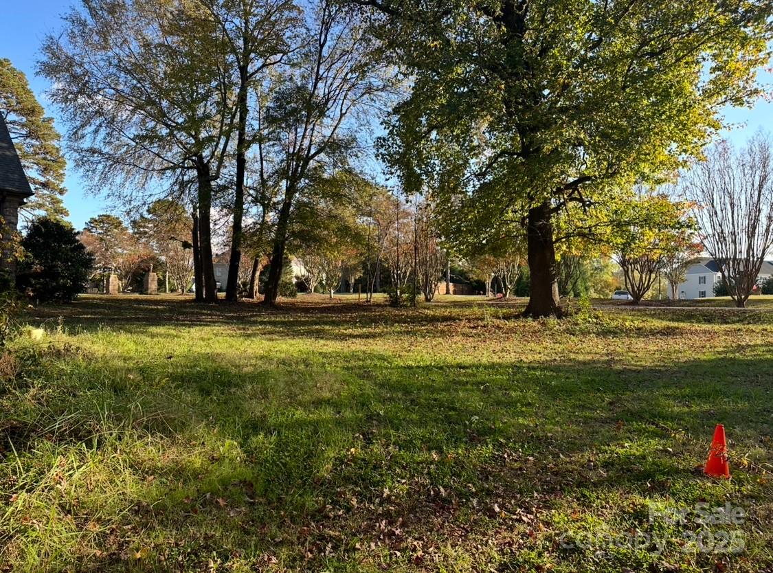 255 Heritage Boulevard