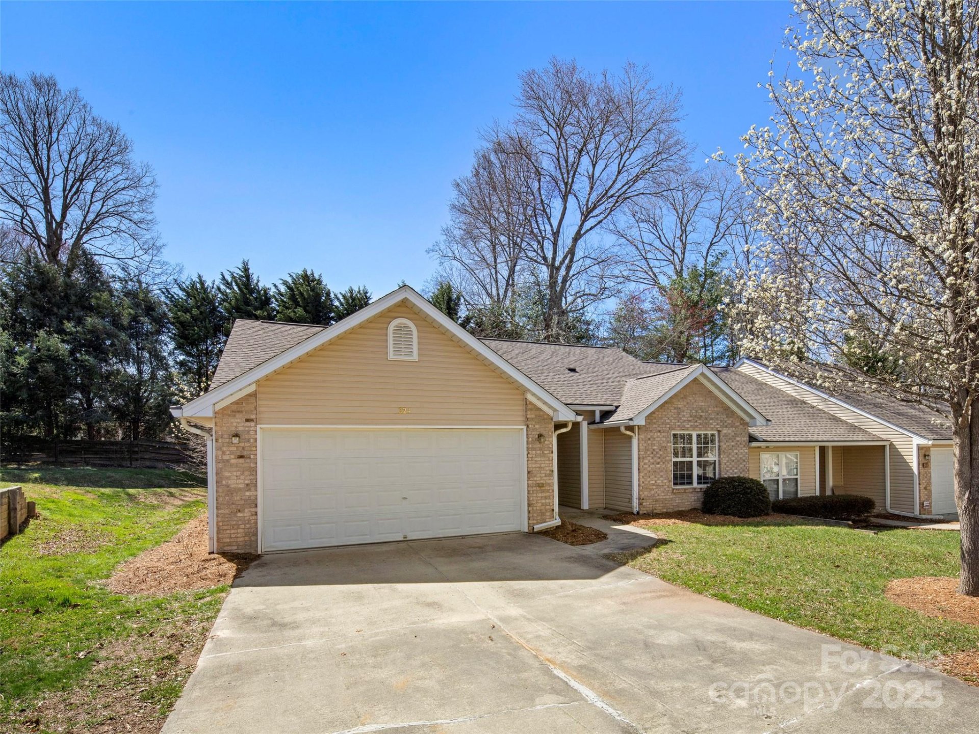 Property image 2 at 324 Wiltshire Circle, Fletcher, NC 28732
