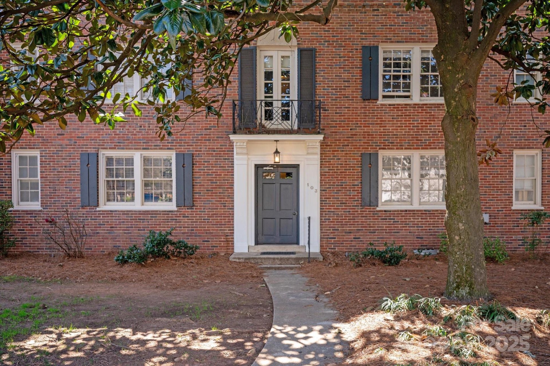 103 S Laurel Avenue